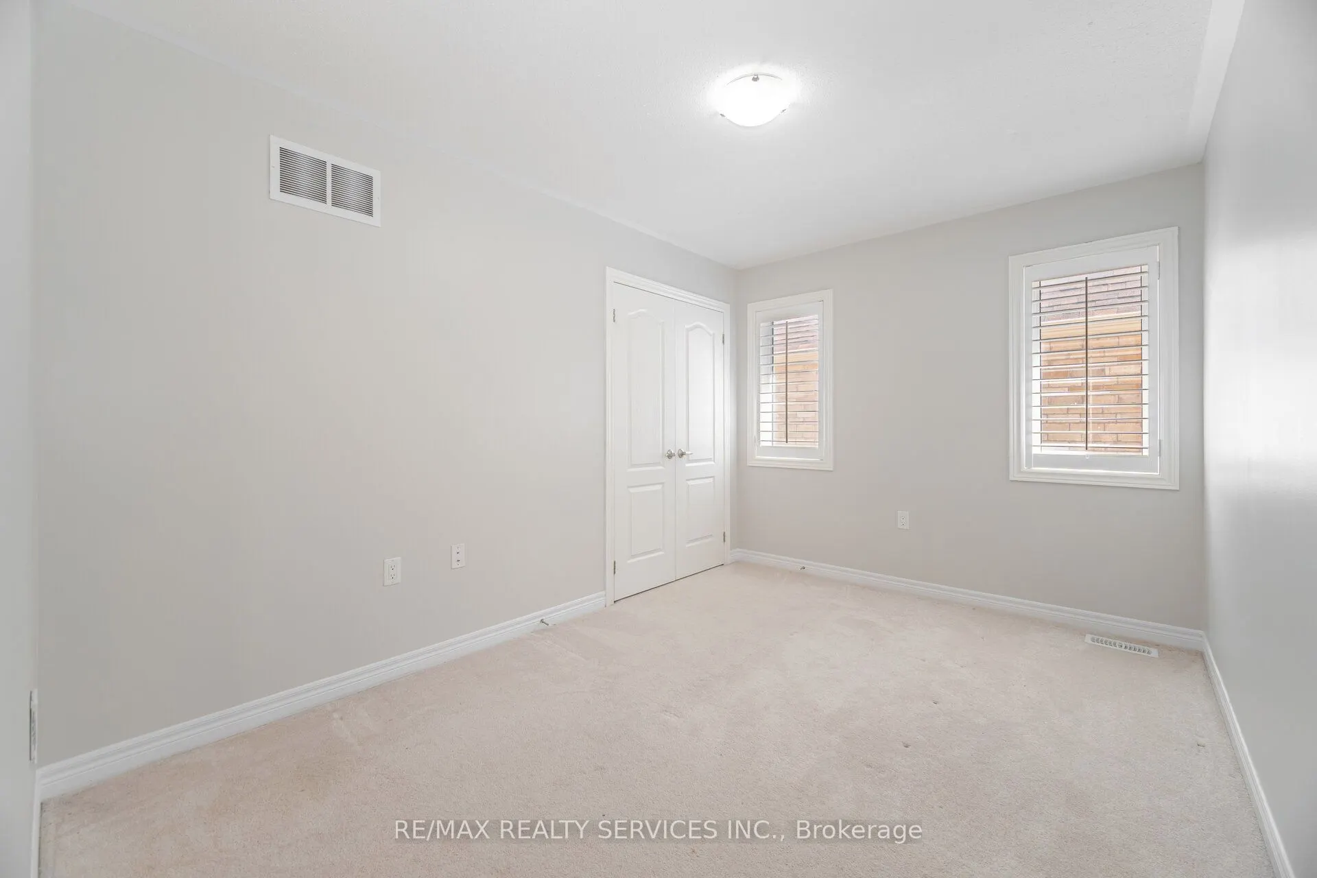 9 Meadowcreek Road