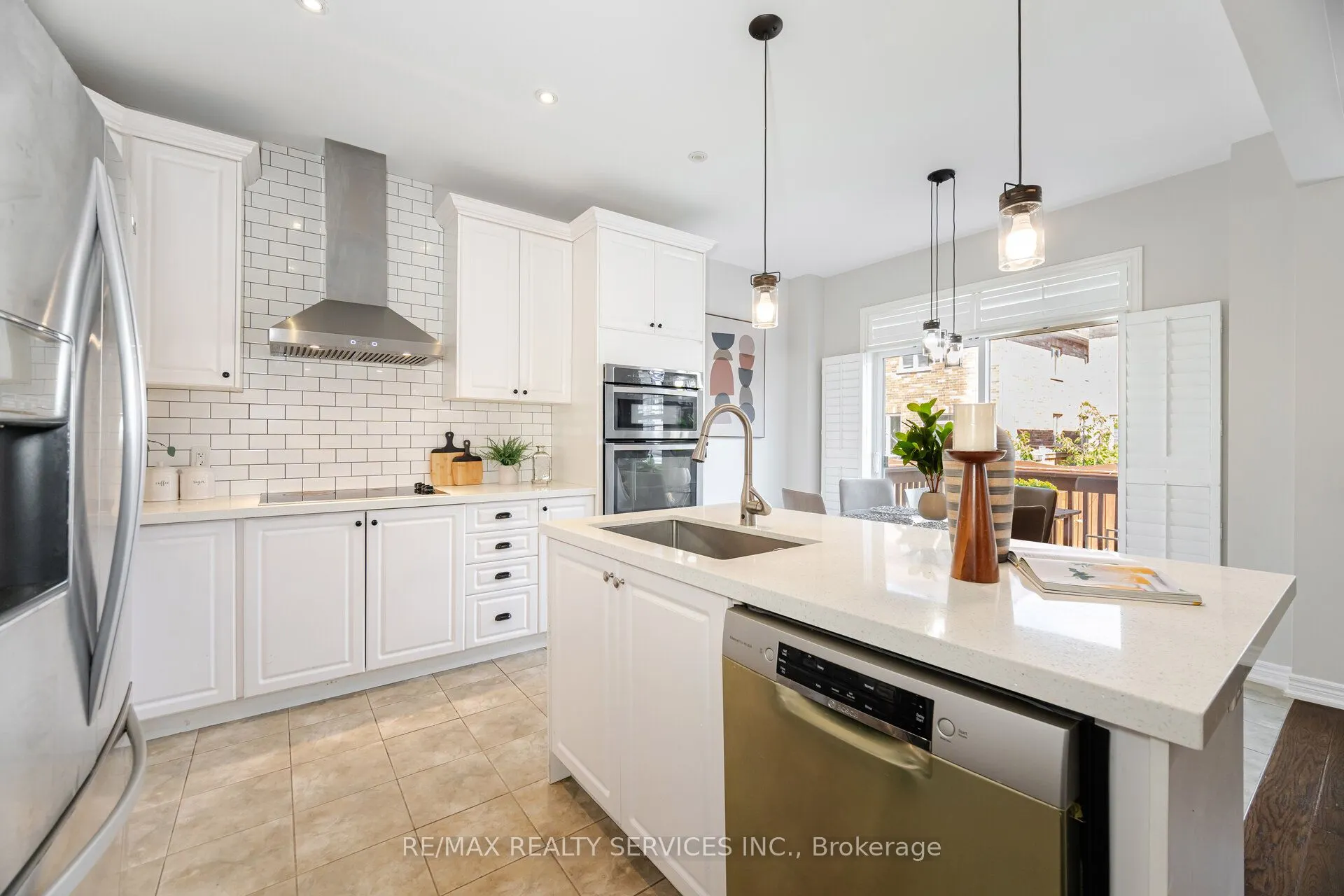 9 Meadowcreek Road