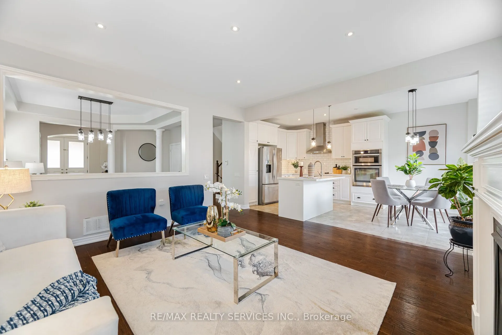 9 Meadowcreek Road
