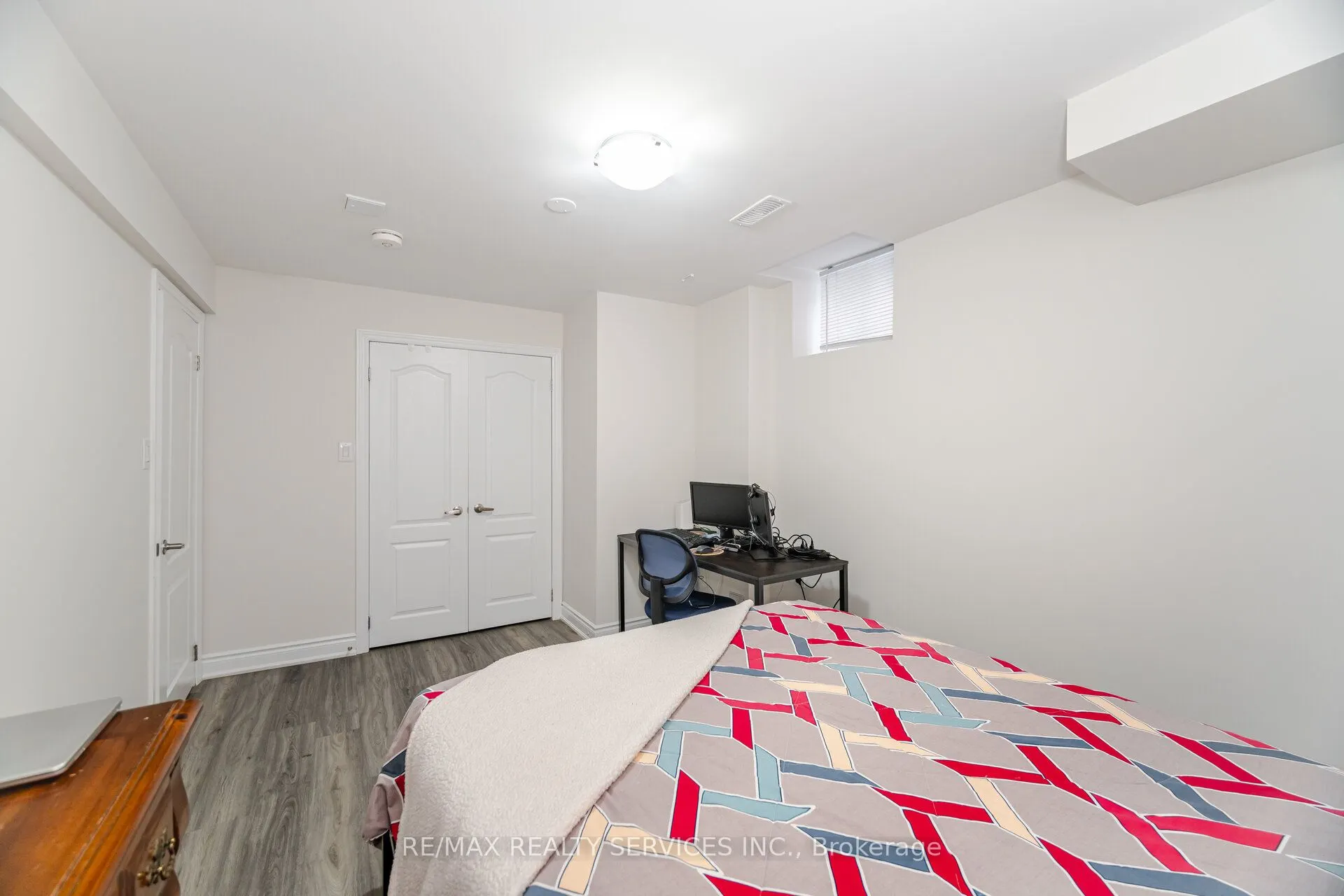 9 Meadowcreek Road