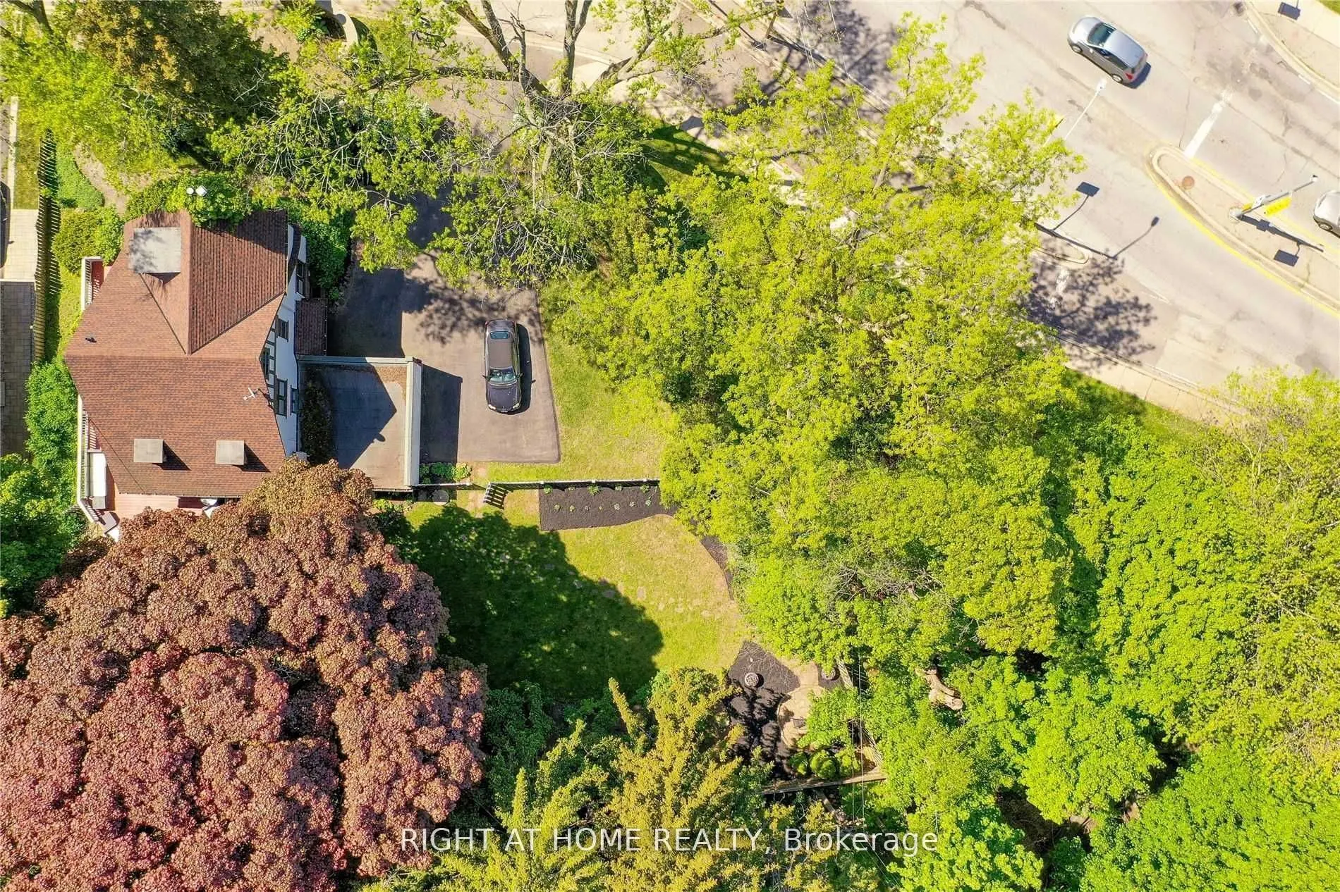 1064 Mohawk Road