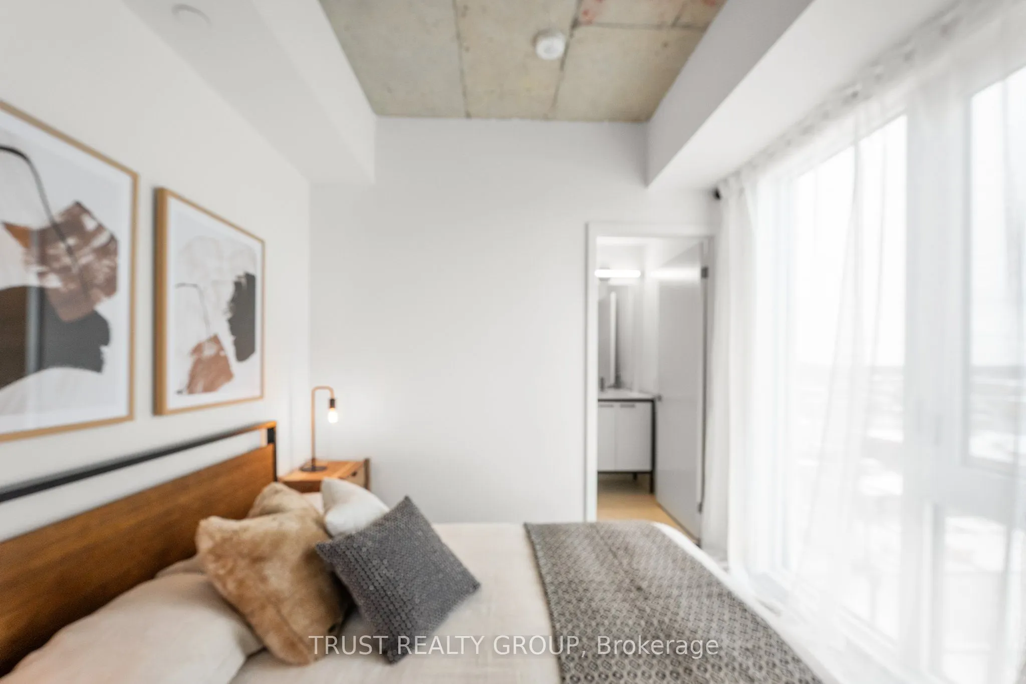 1808 St. Clair Avenue W, #911