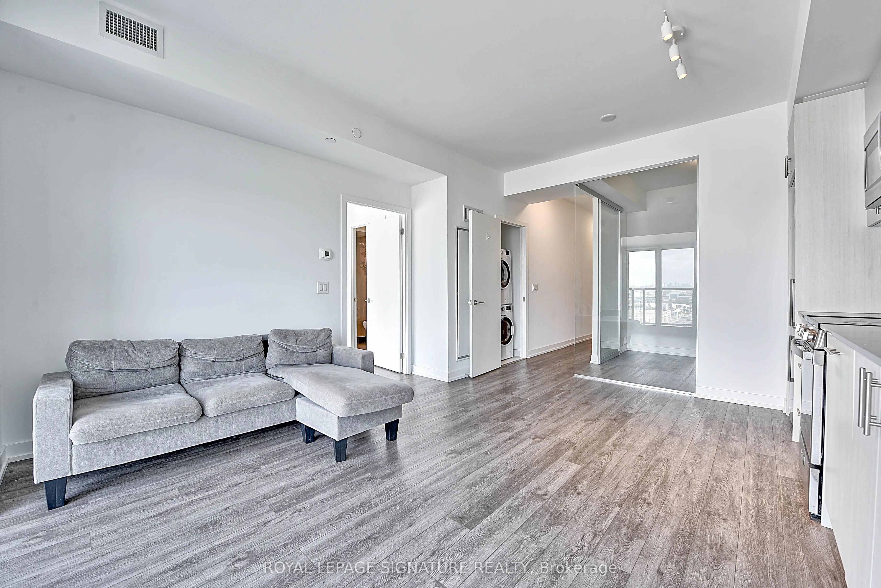 1195 The Queensway, #901