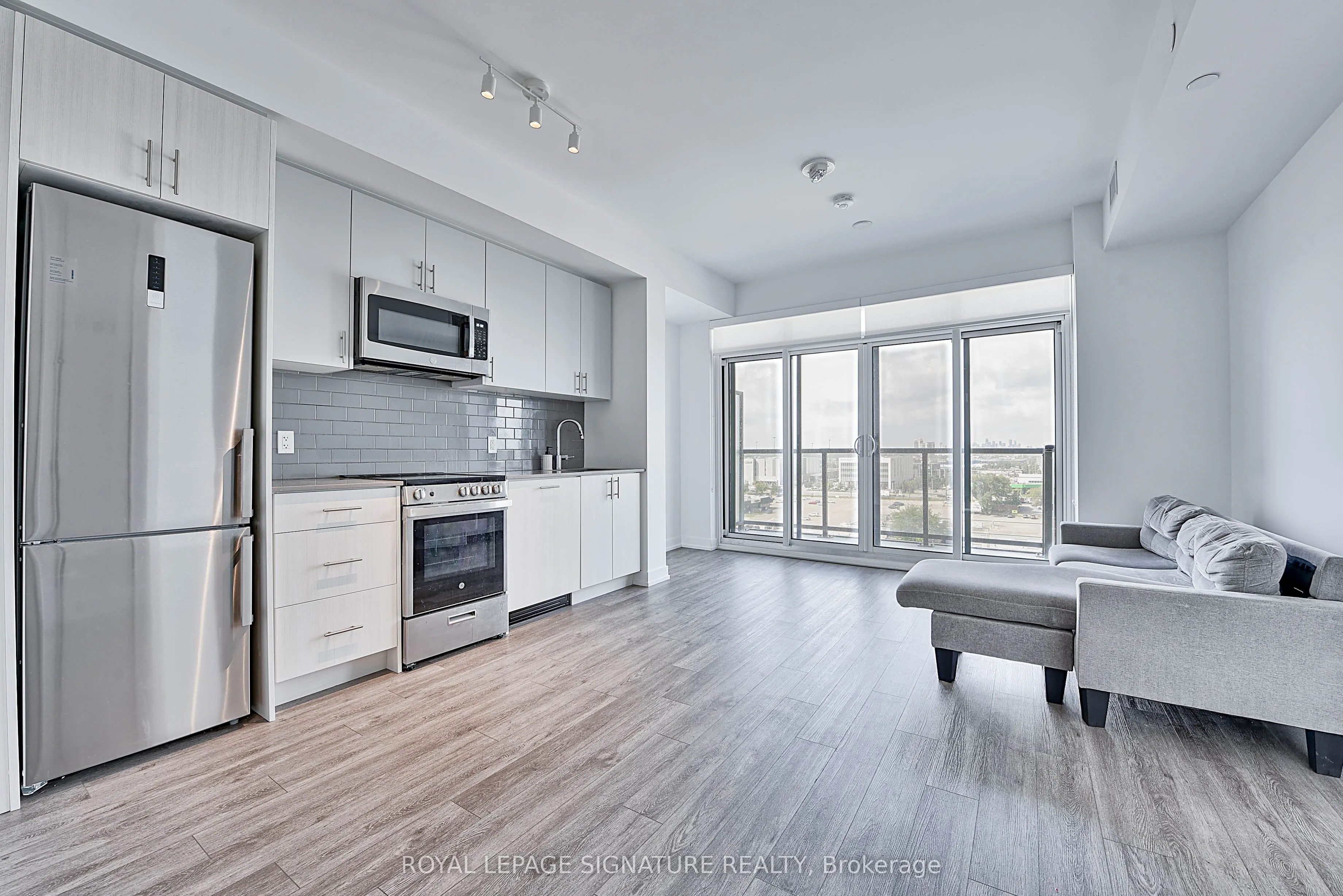 1195 The Queensway, #901