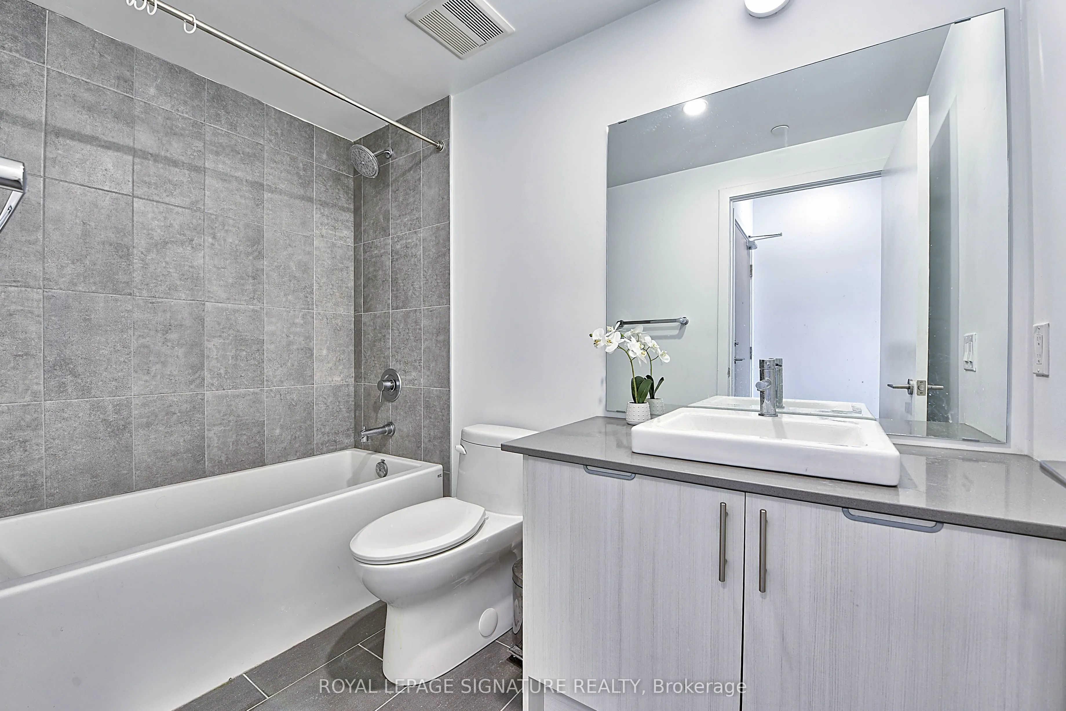 1195 The Queensway, #901