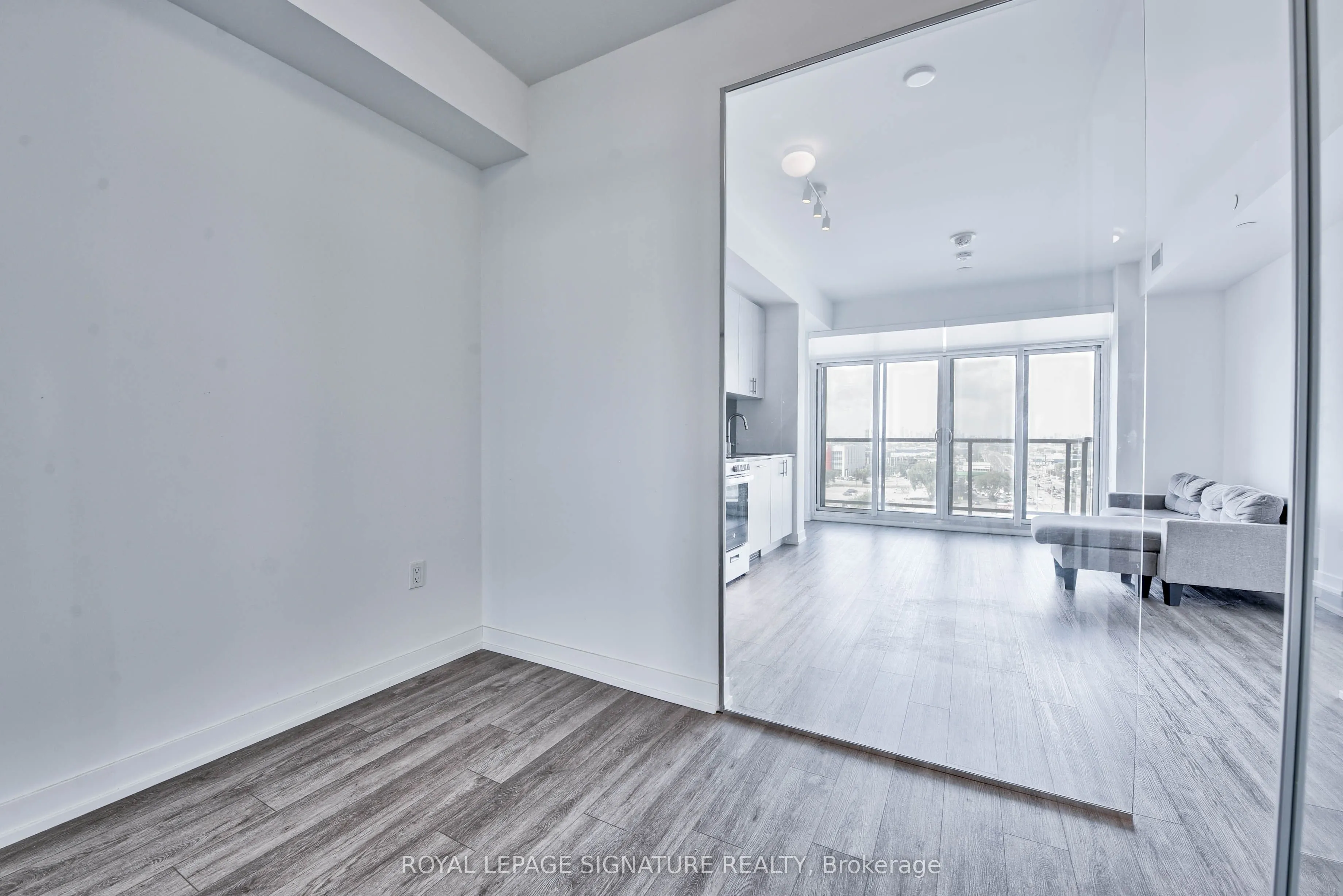 1195 The Queensway, #901
