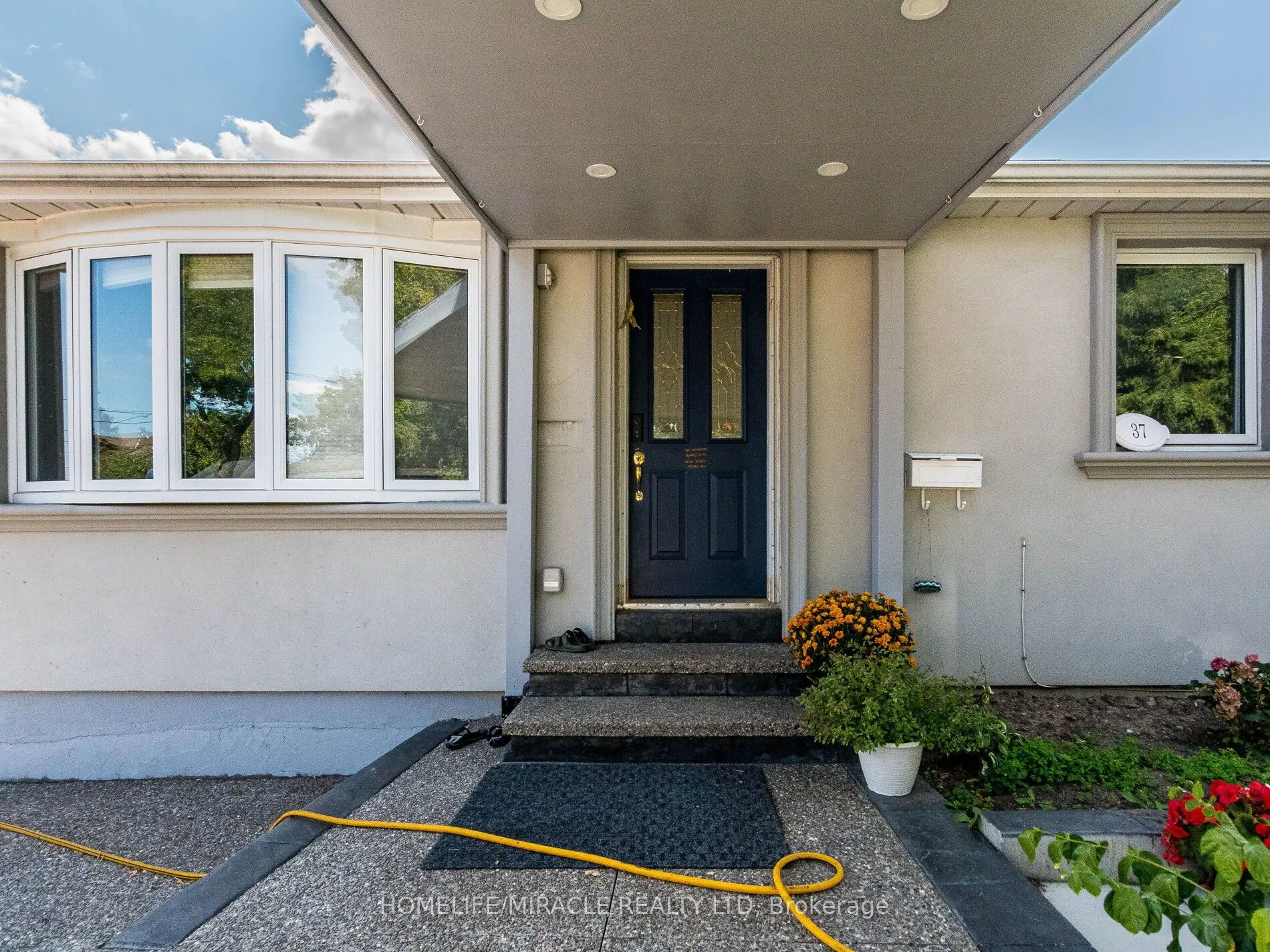 37 Vista Drive