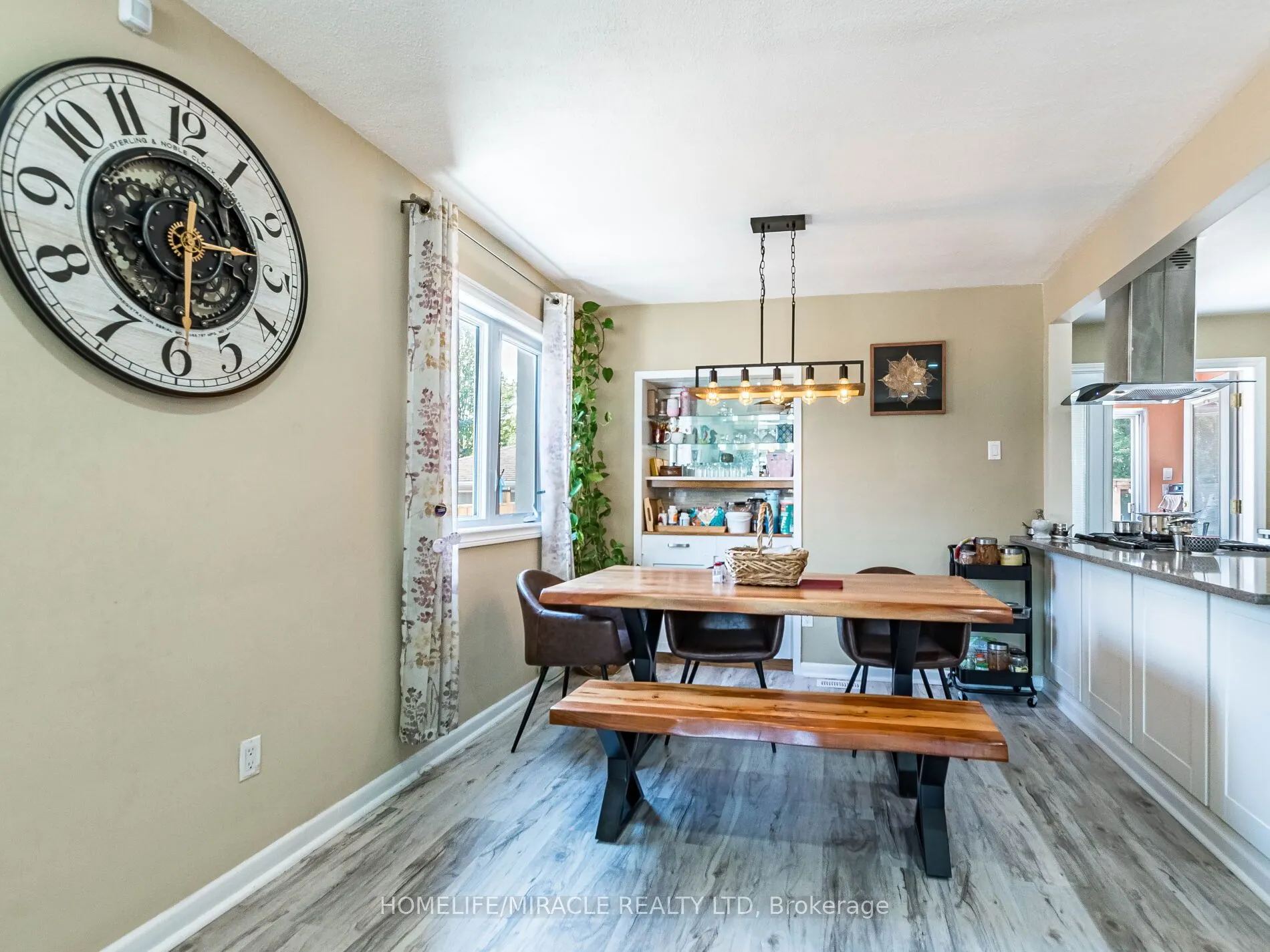 37 Vista Drive