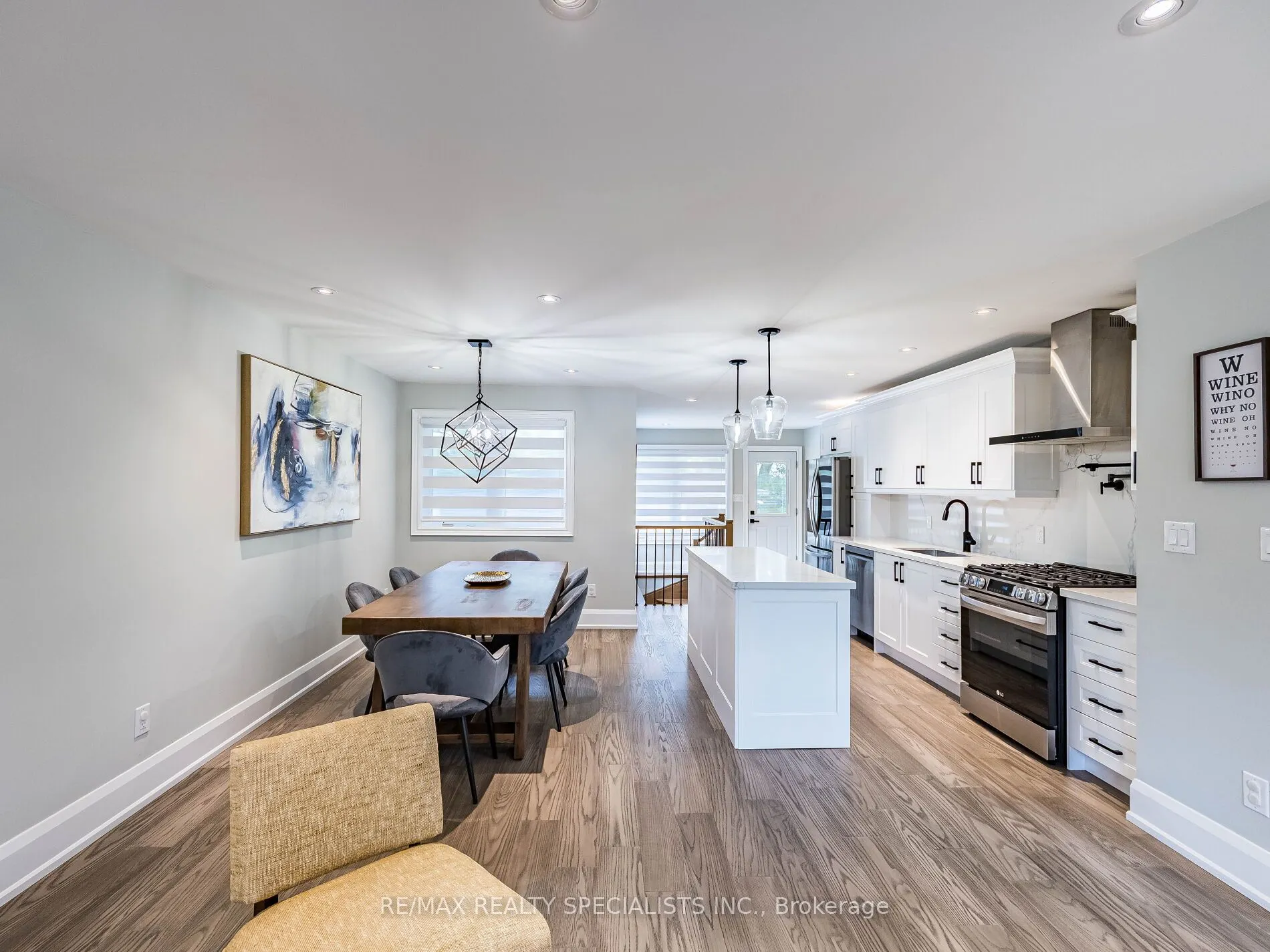 16 Lesbury Avenue