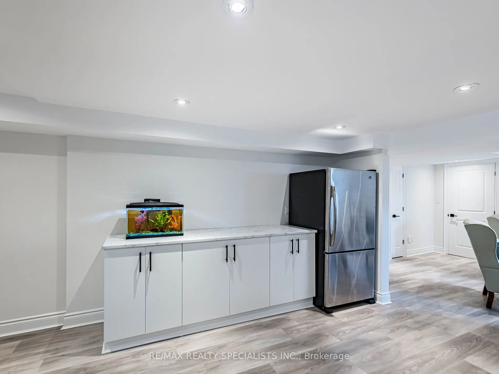 16 Lesbury Avenue