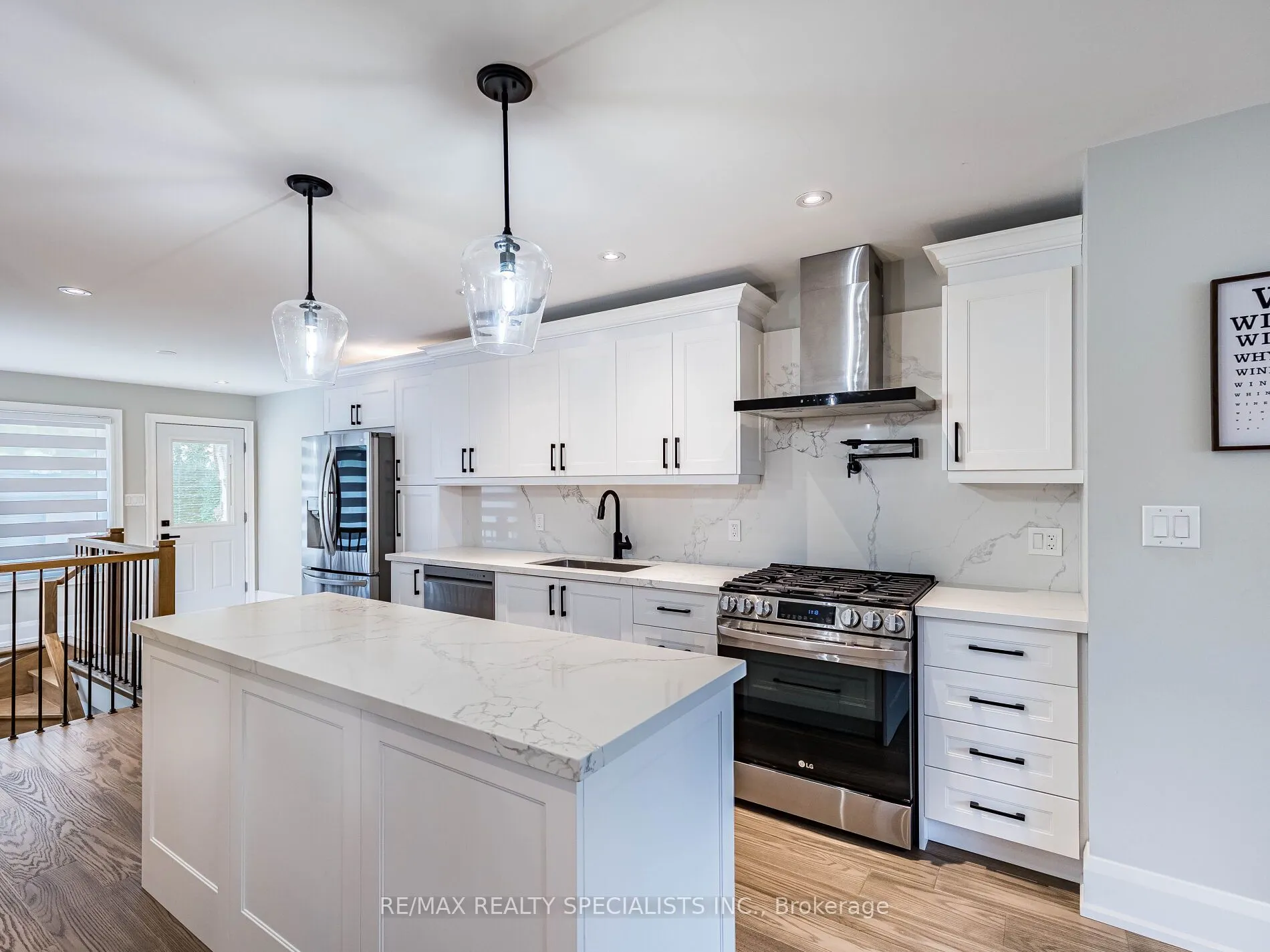 16 Lesbury Avenue