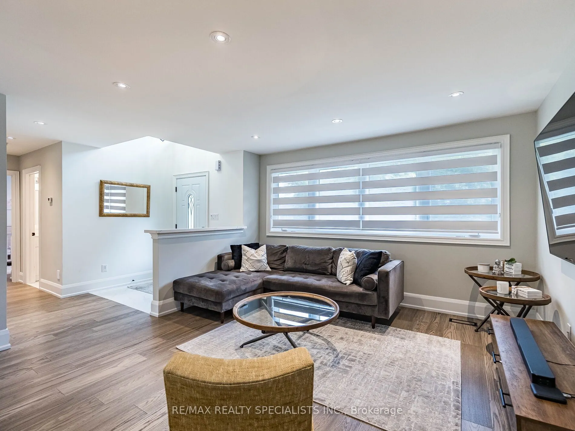 16 Lesbury Avenue