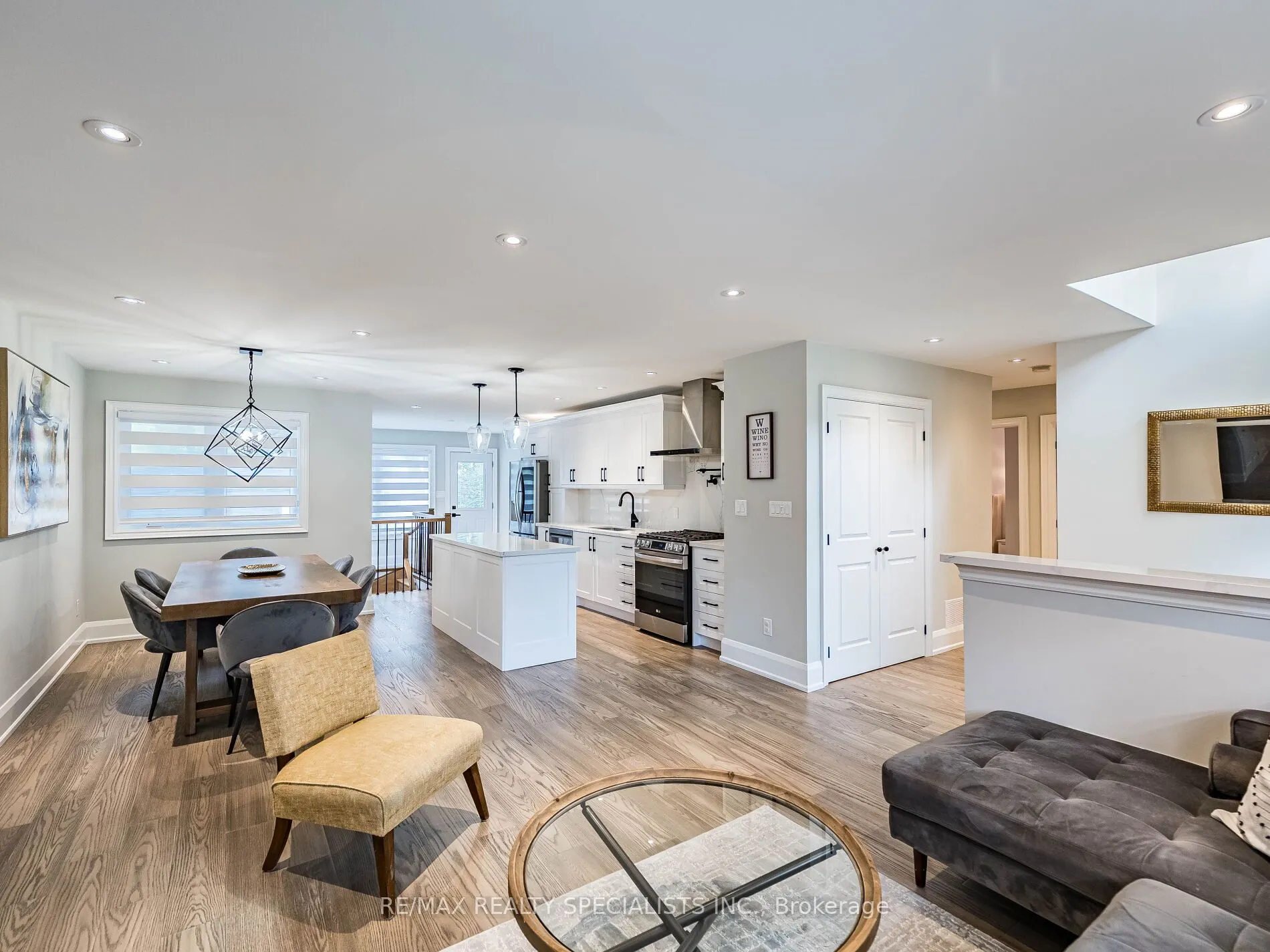 16 Lesbury Avenue