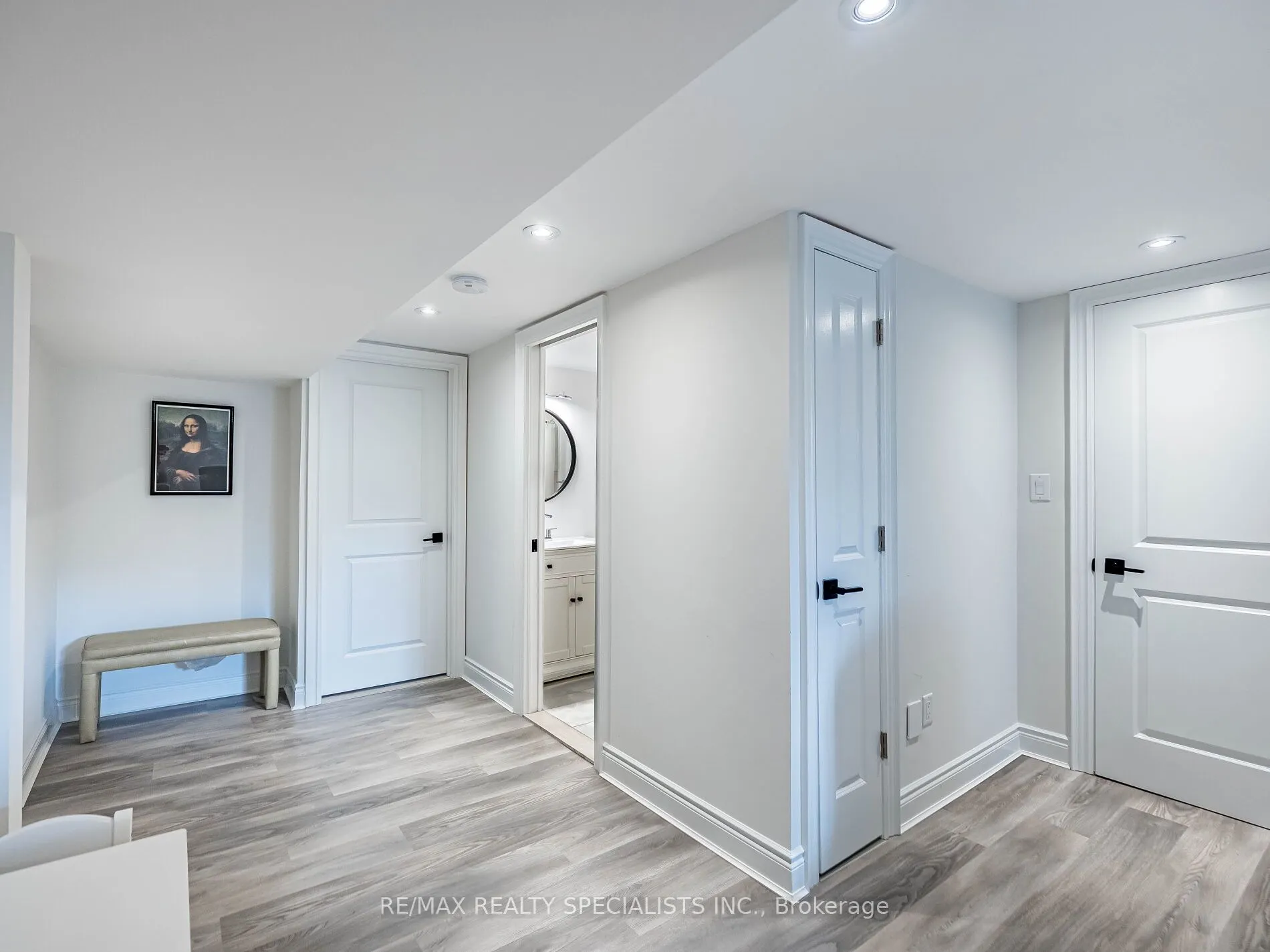 16 Lesbury Avenue