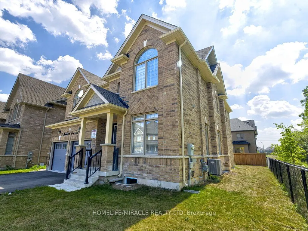 8 Jenwood Crescent
