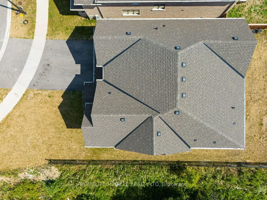 8 Jenwood Crescent