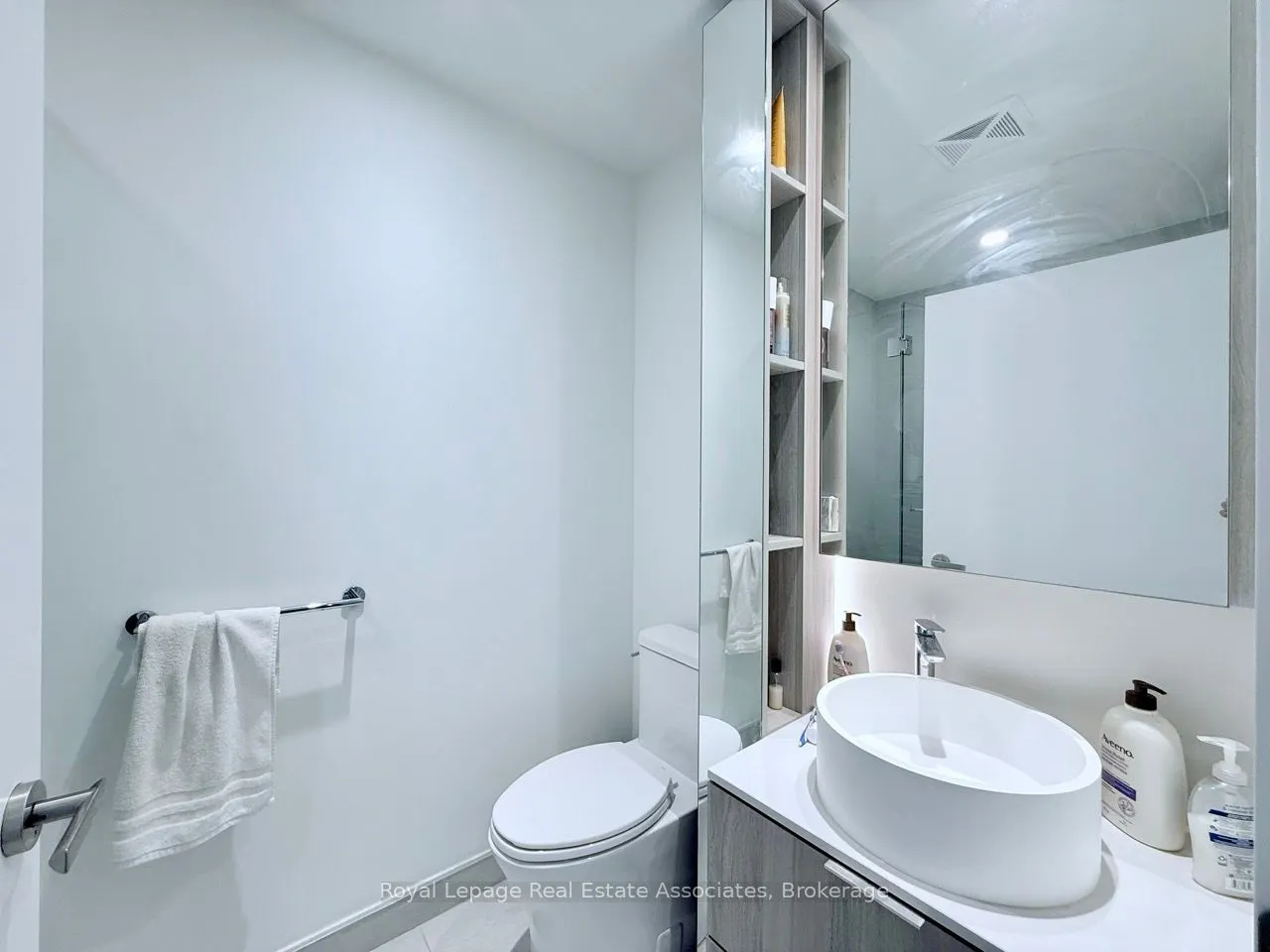 28 Ann Street, #1406