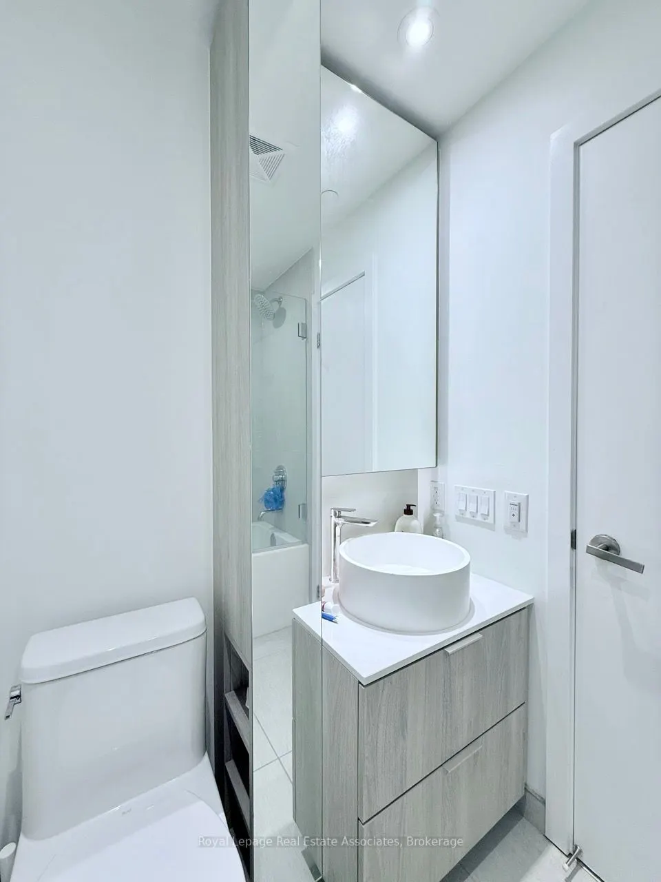28 Ann Street, #1406
