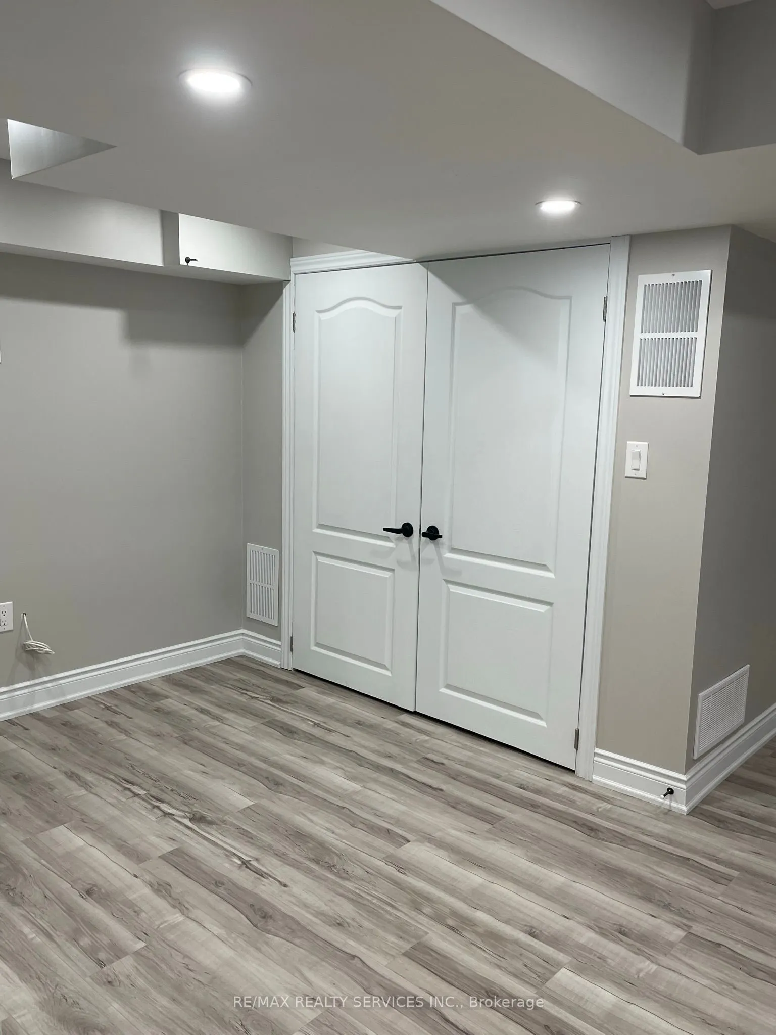 34 EBURY (Lower) Drive