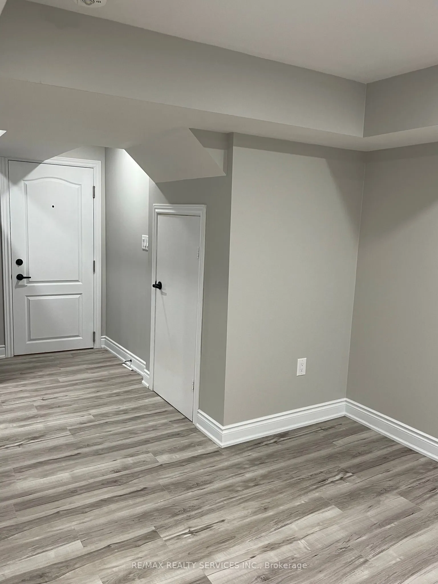 34 EBURY (Lower) Drive