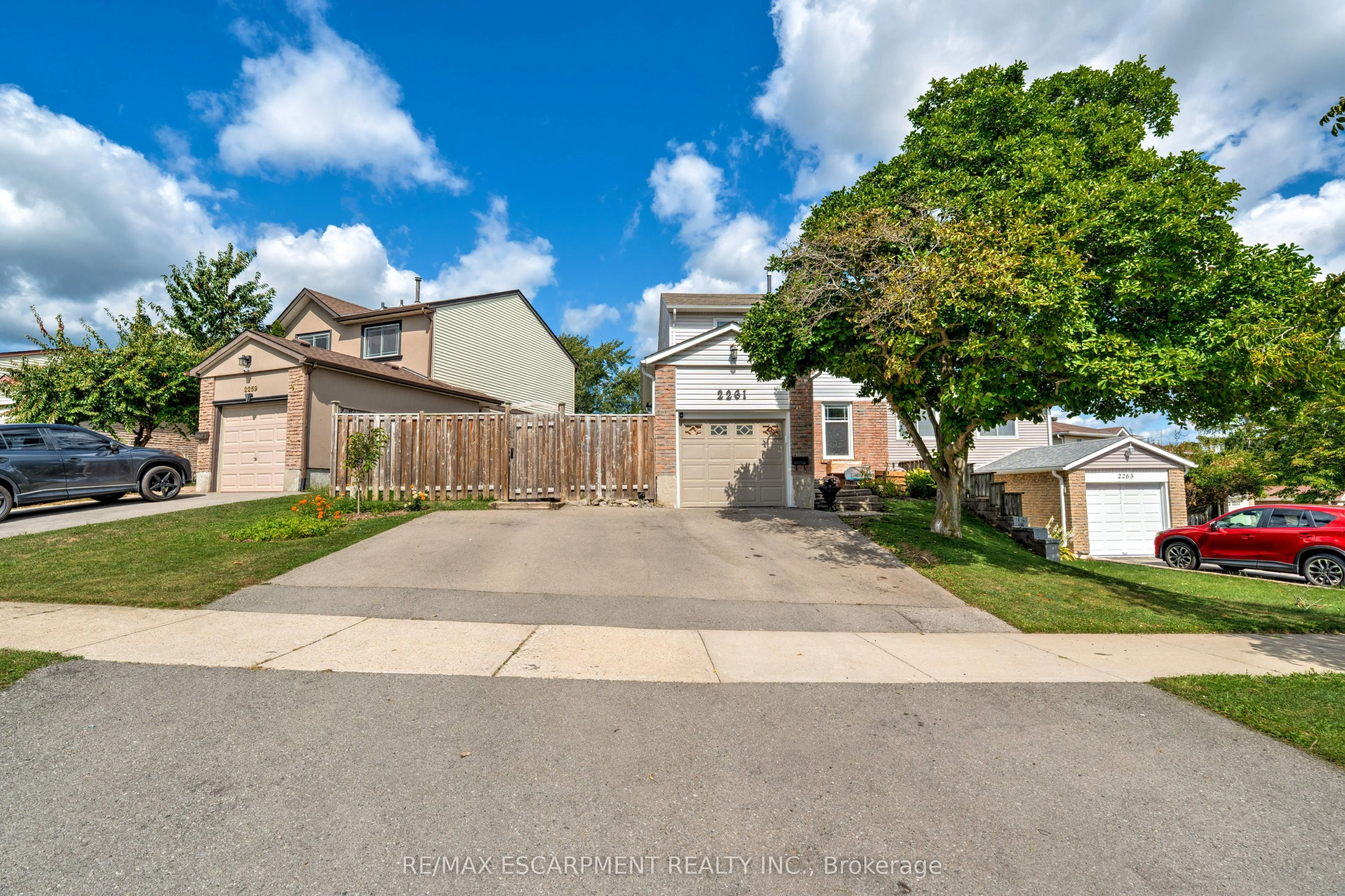 2261 Leominster Drive