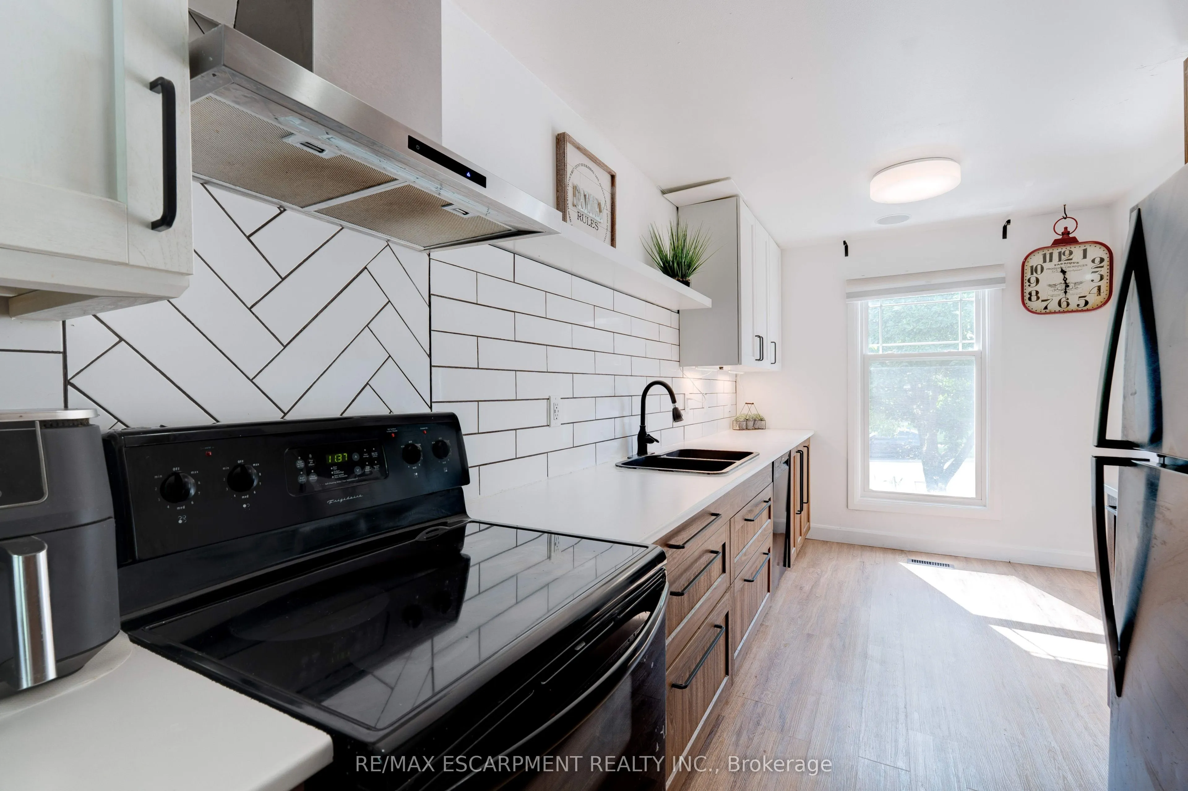 2261 Leominster Drive