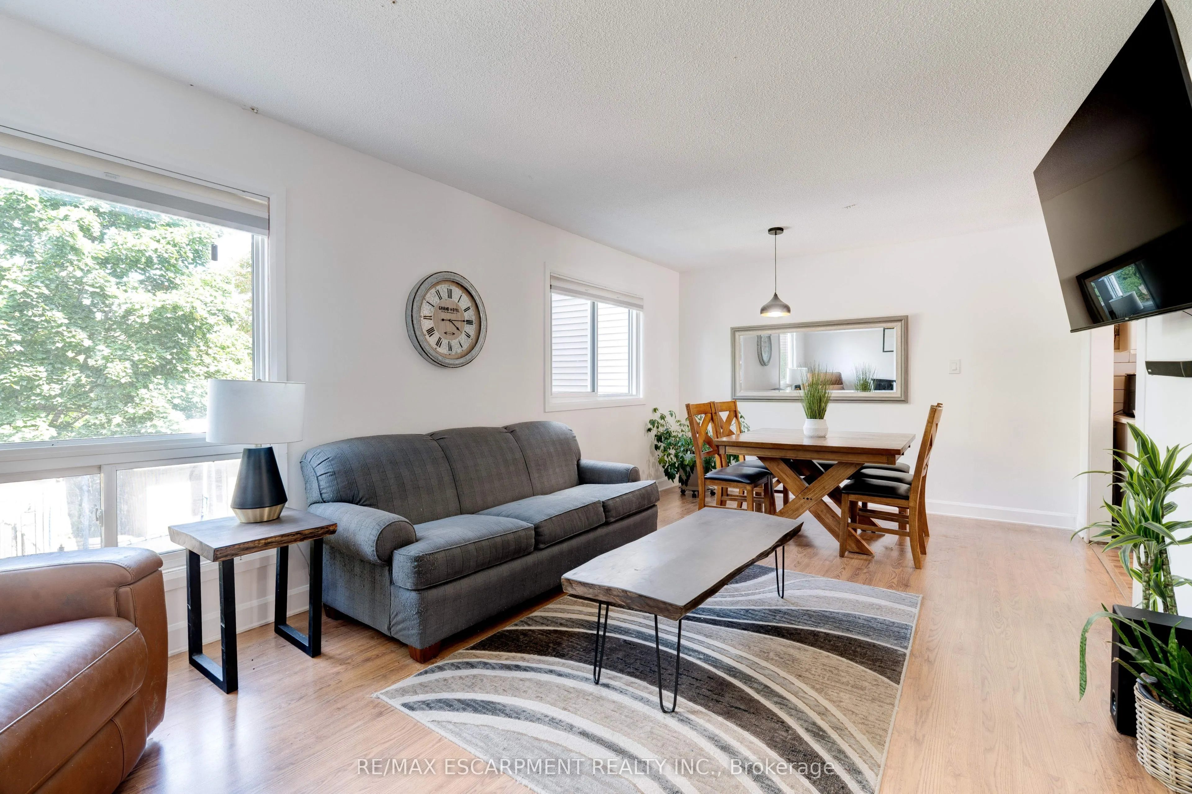 2261 Leominster Drive