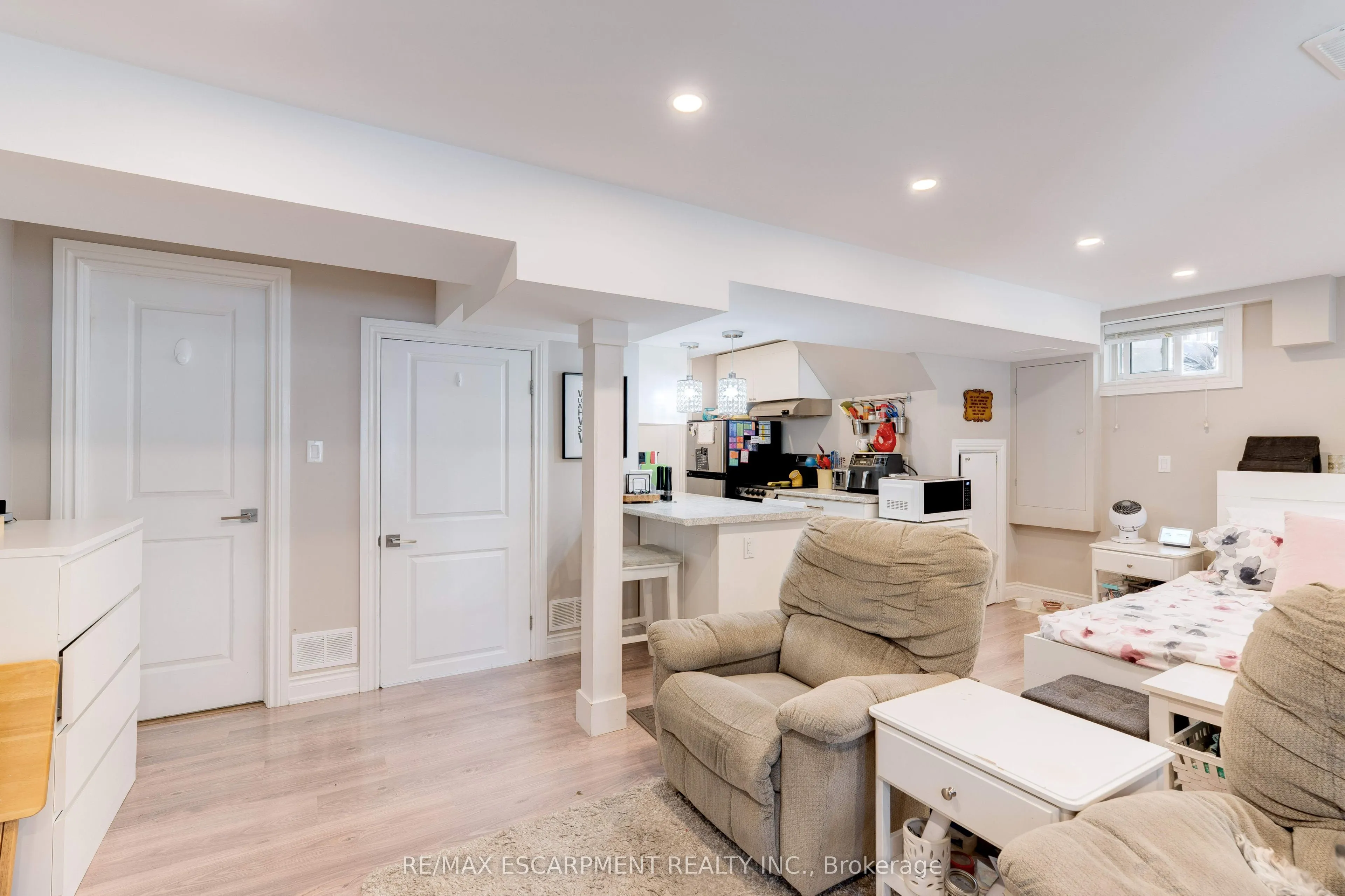 2261 Leominster Drive
