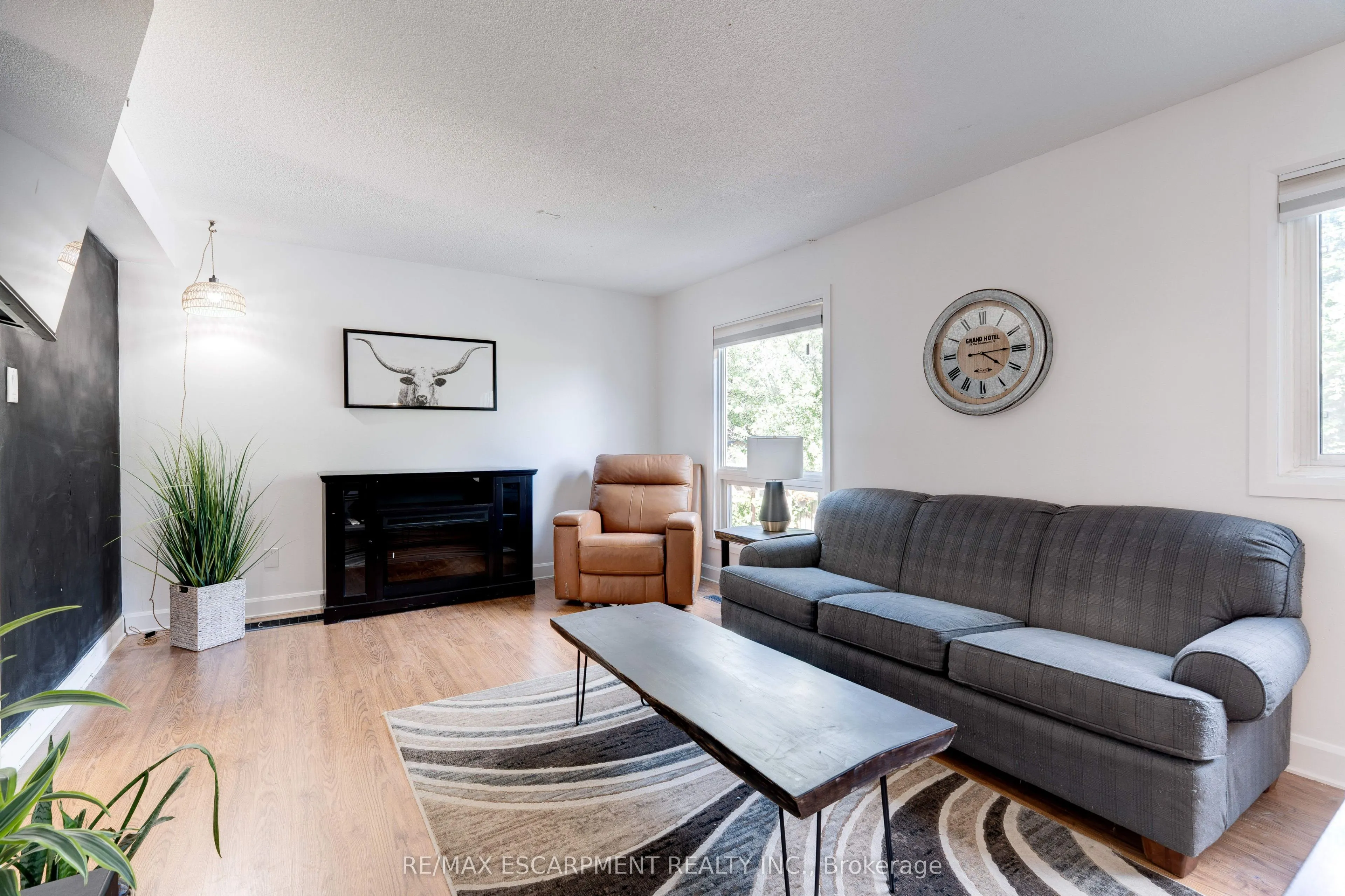 2261 Leominster Drive