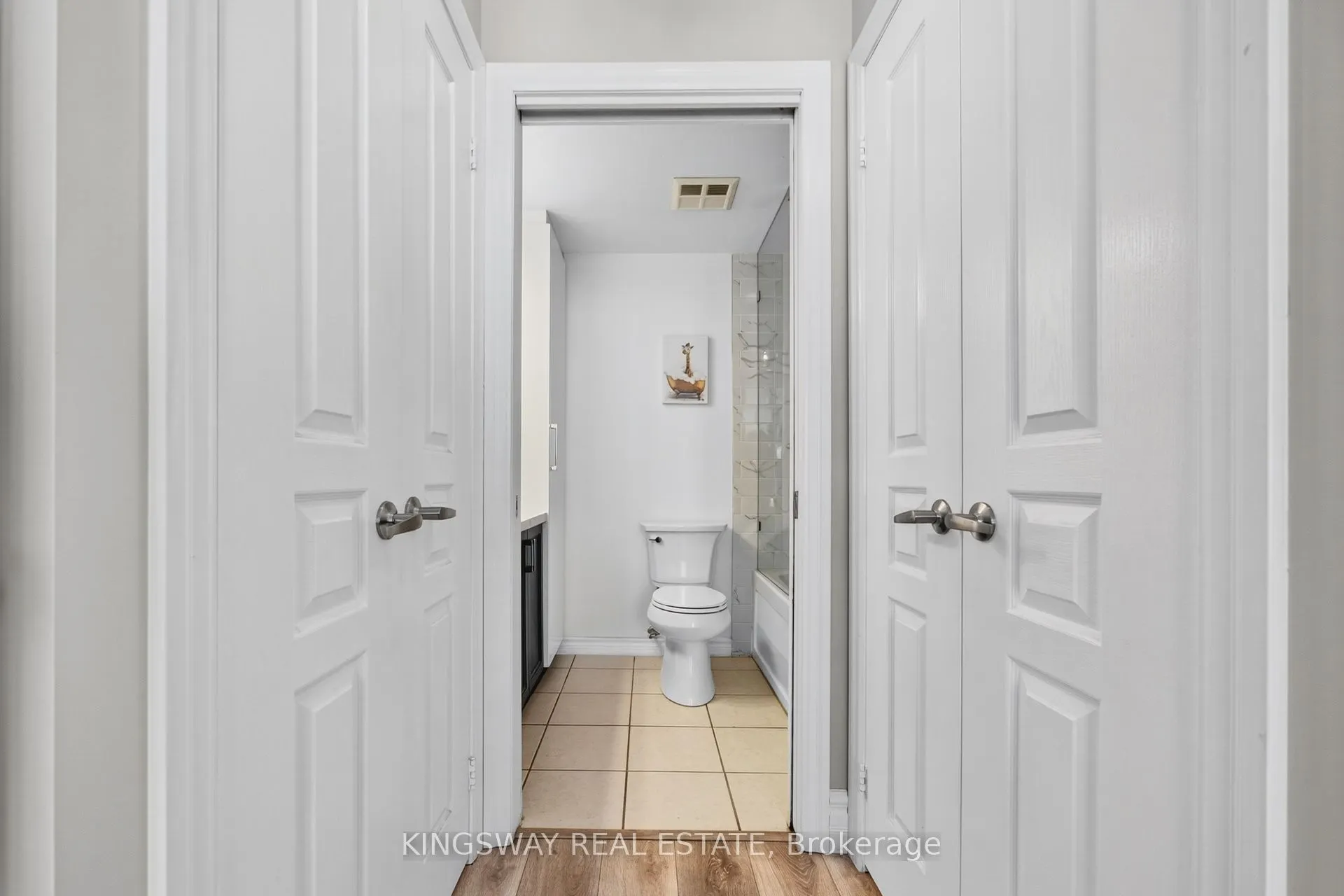 220 Burnhamthorpe Road, #1004