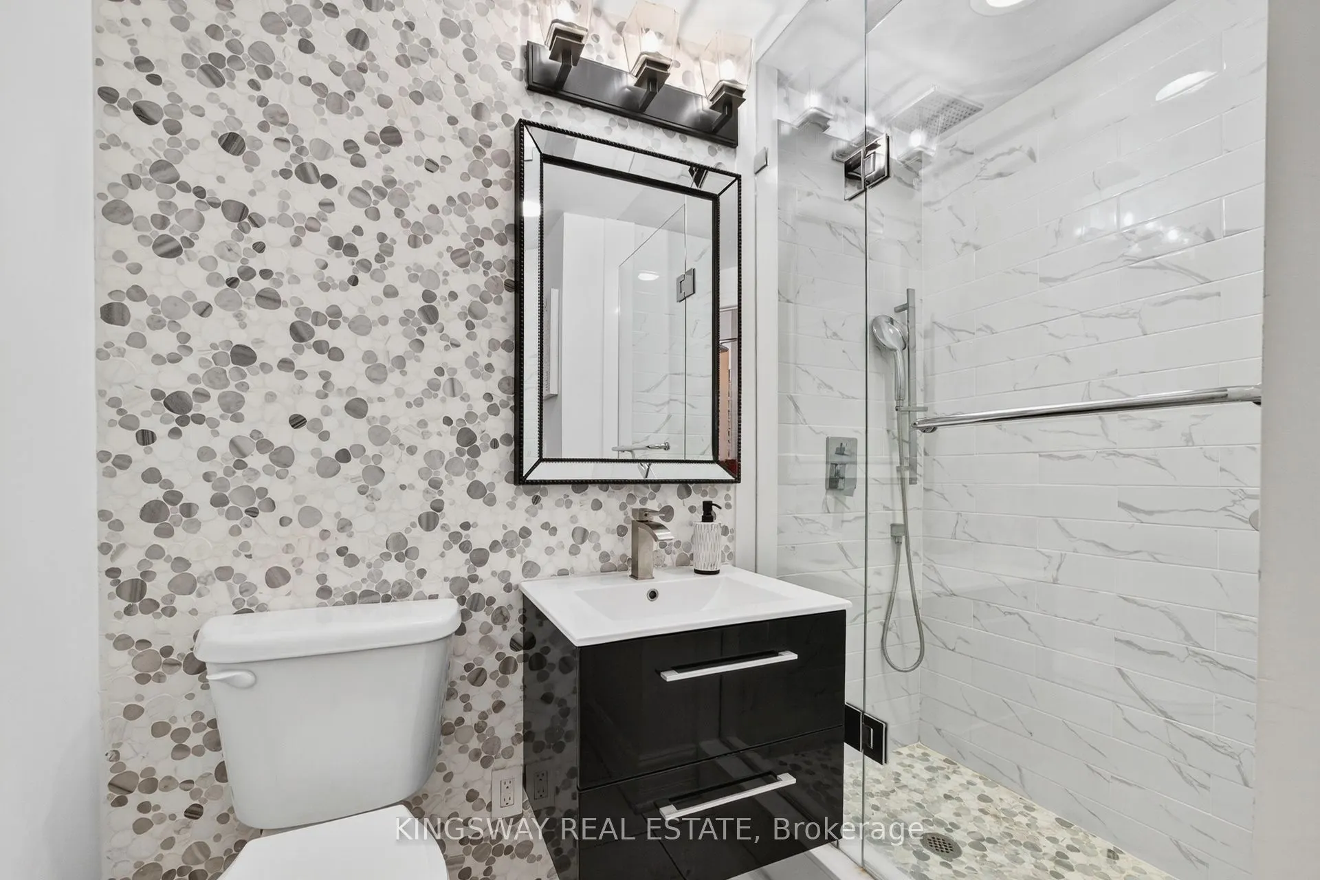 220 Burnhamthorpe Road, #1004