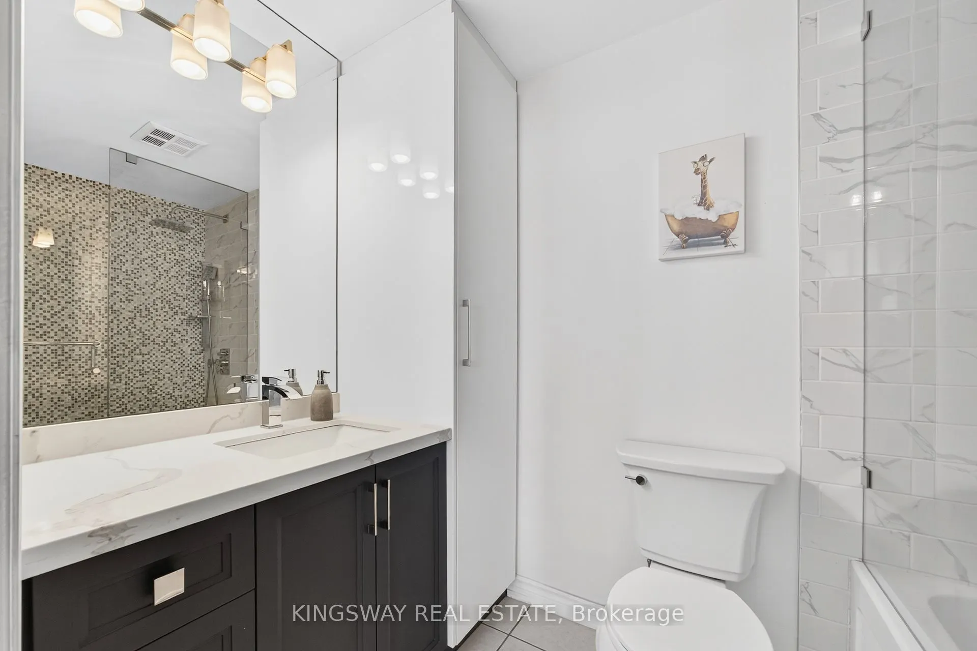 220 Burnhamthorpe Road, #1004