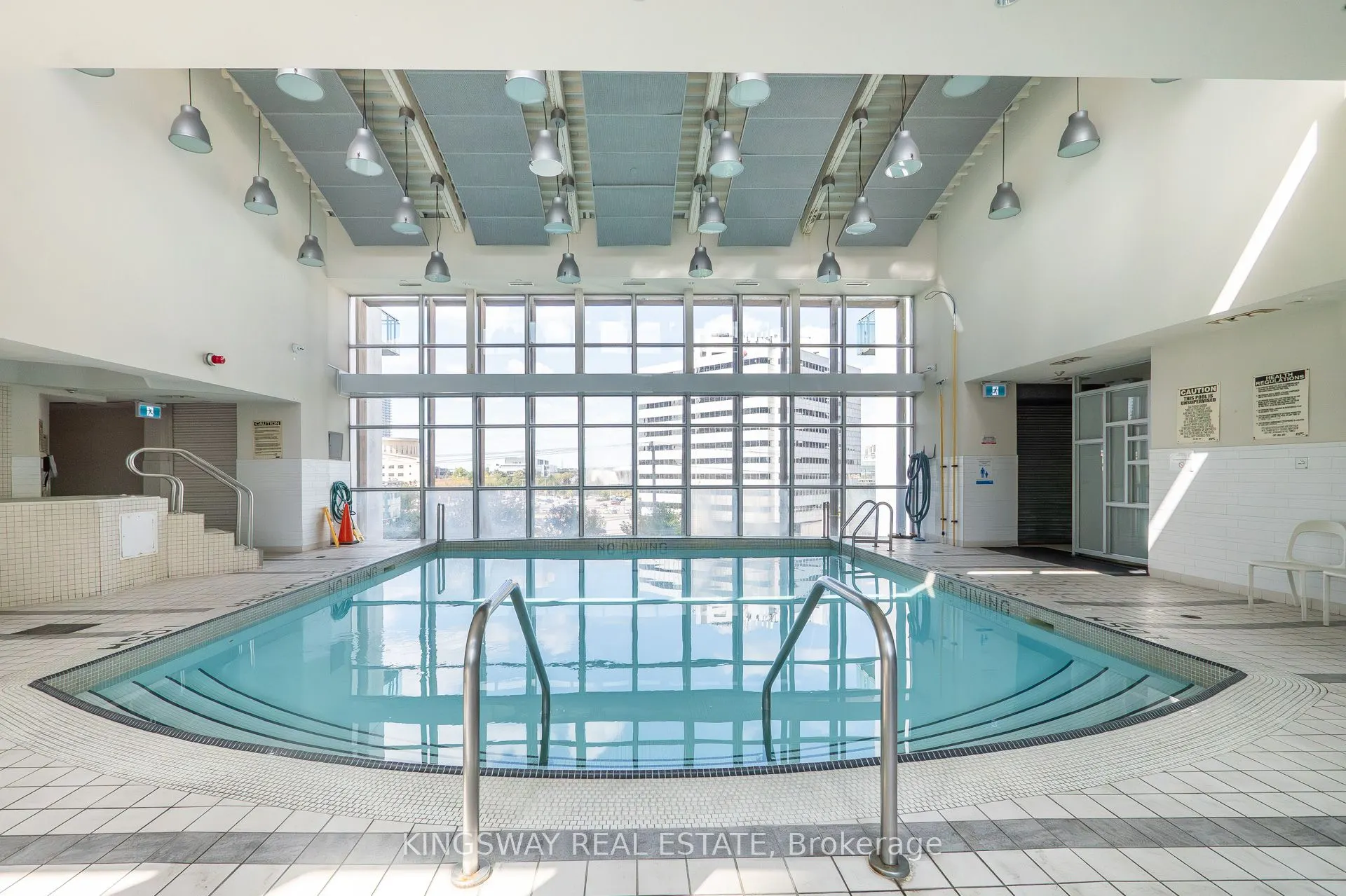 220 Burnhamthorpe Road, #1004