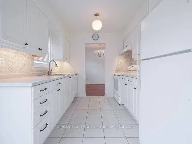 1723 Chalkdene Grove