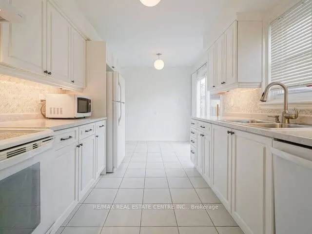 1723 Chalkdene Grove