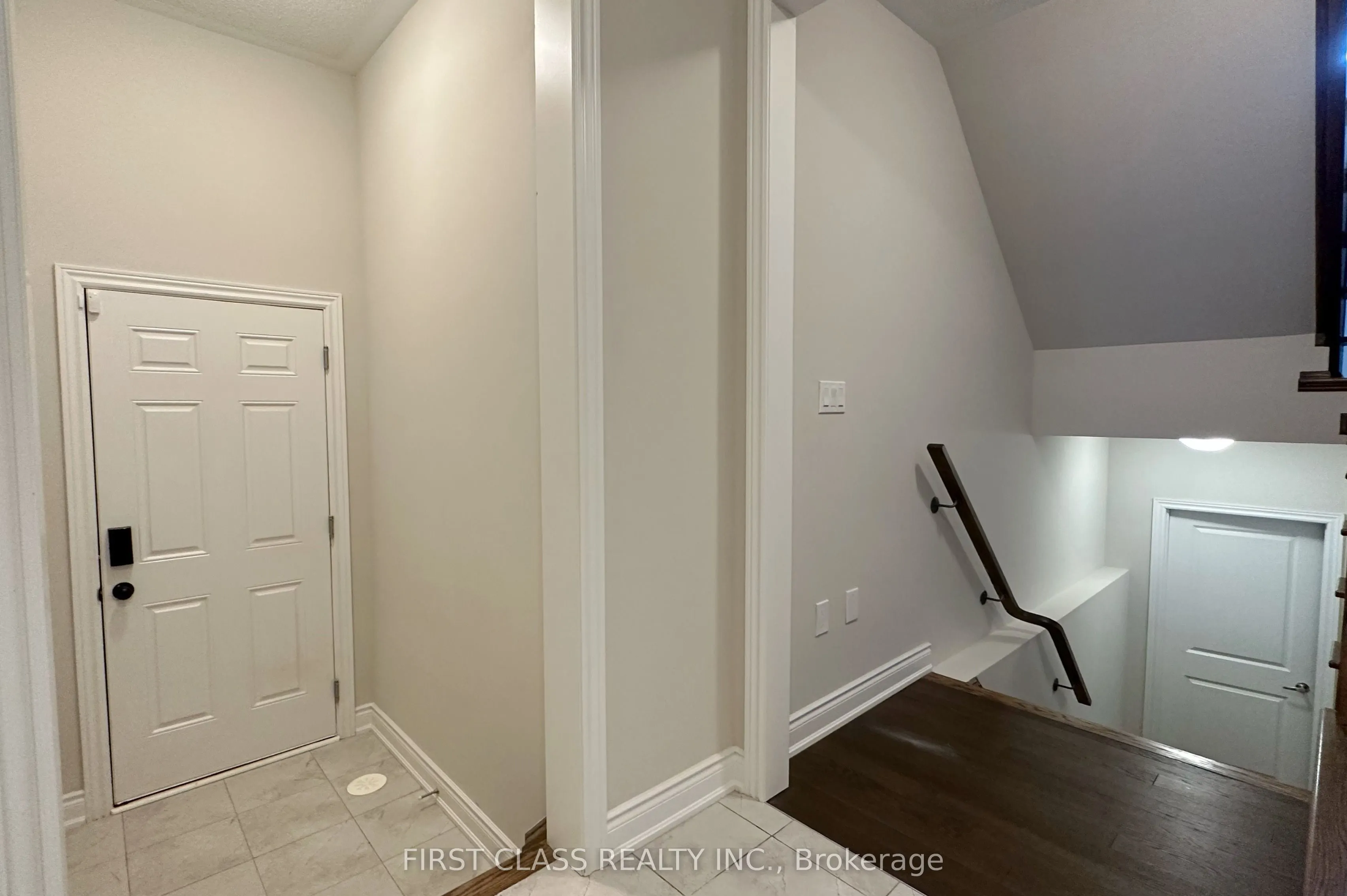 1476 Yellow Rose Circle