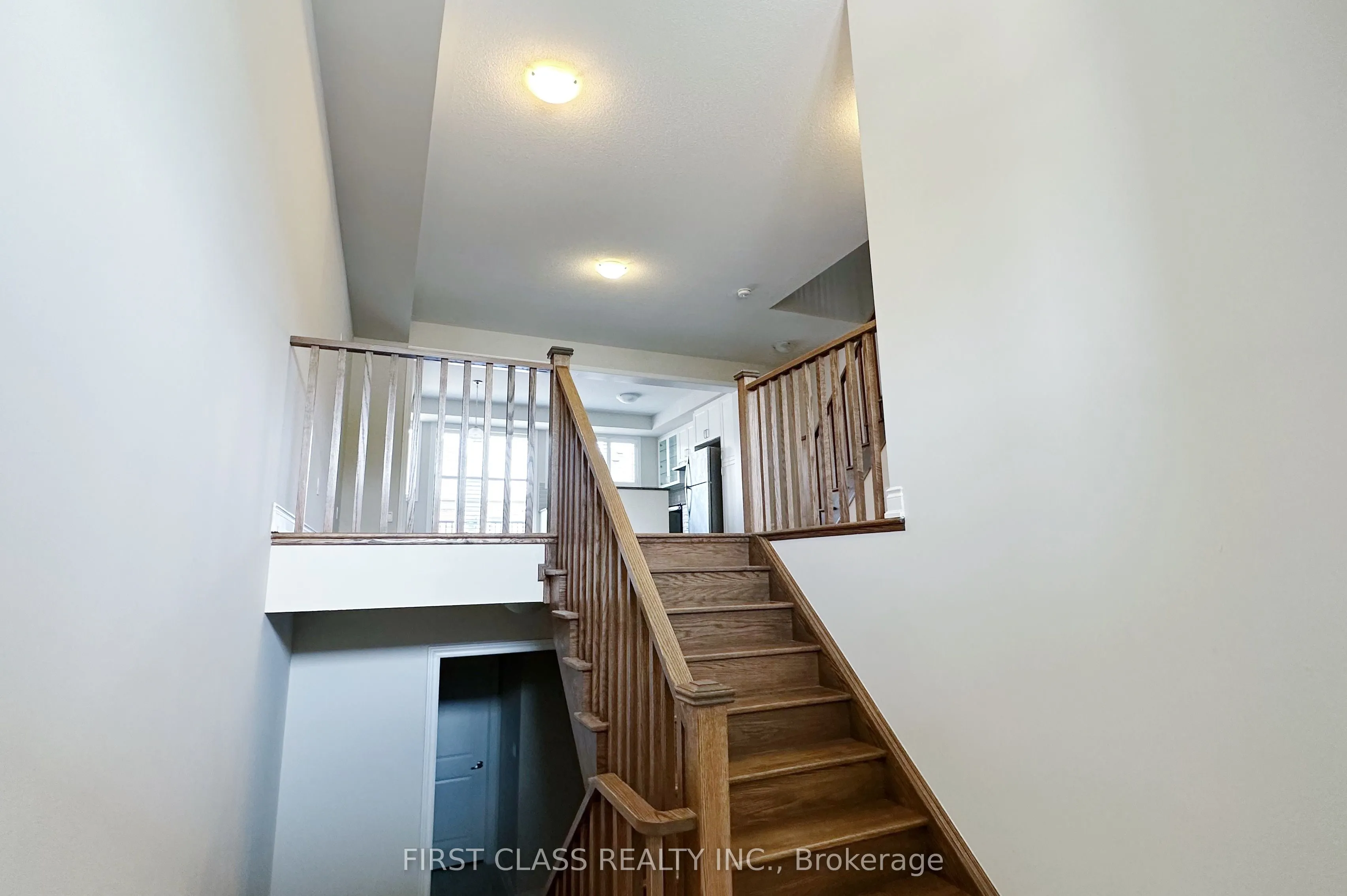 1476 Yellow Rose Circle