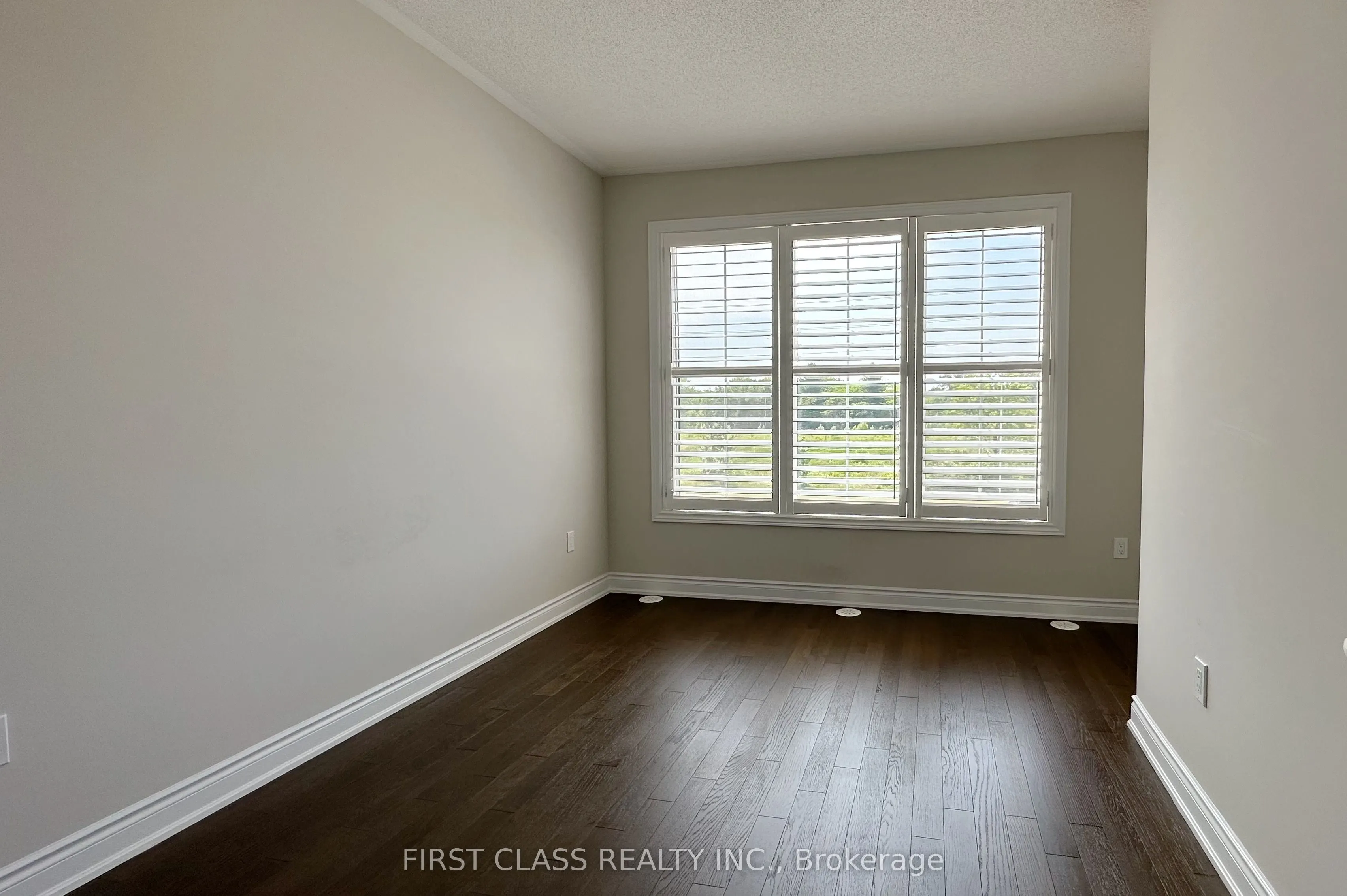 1476 Yellow Rose Circle