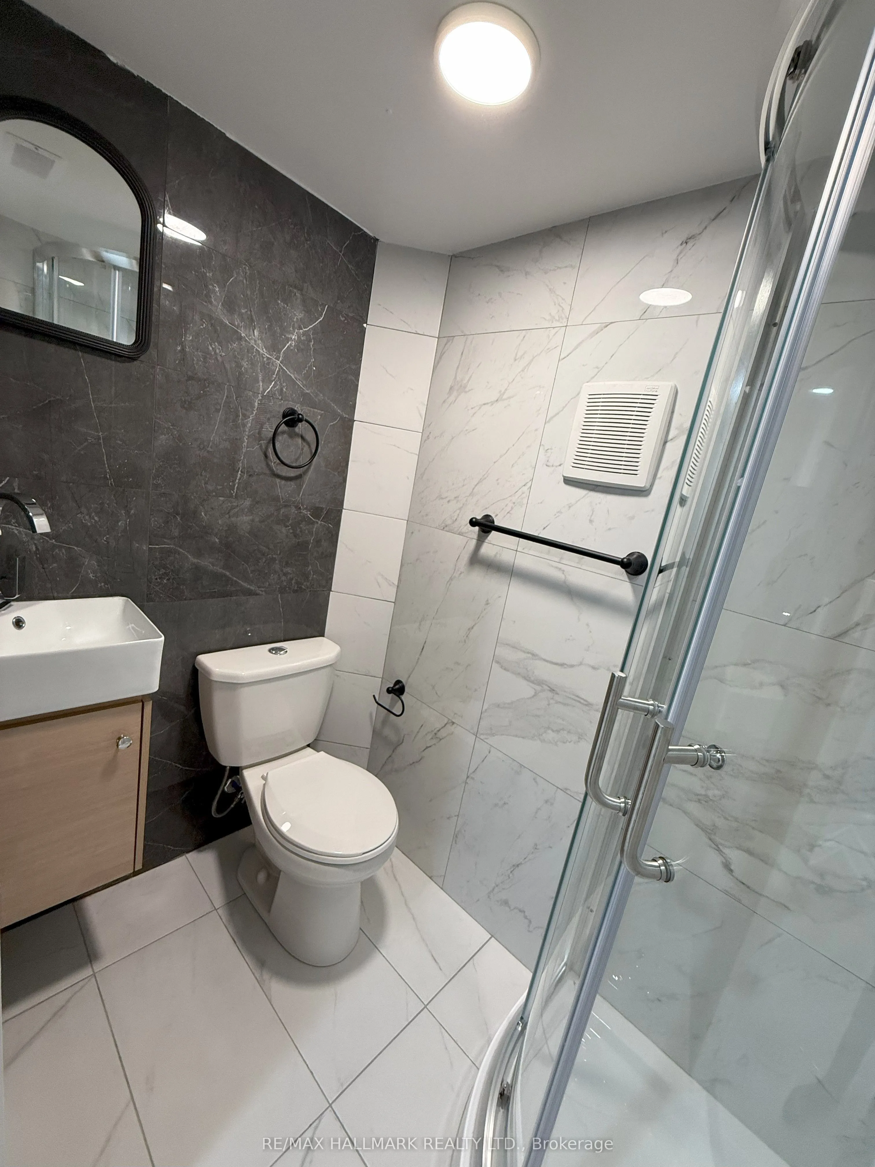 382 Burnhamthorpe Road, #Basement