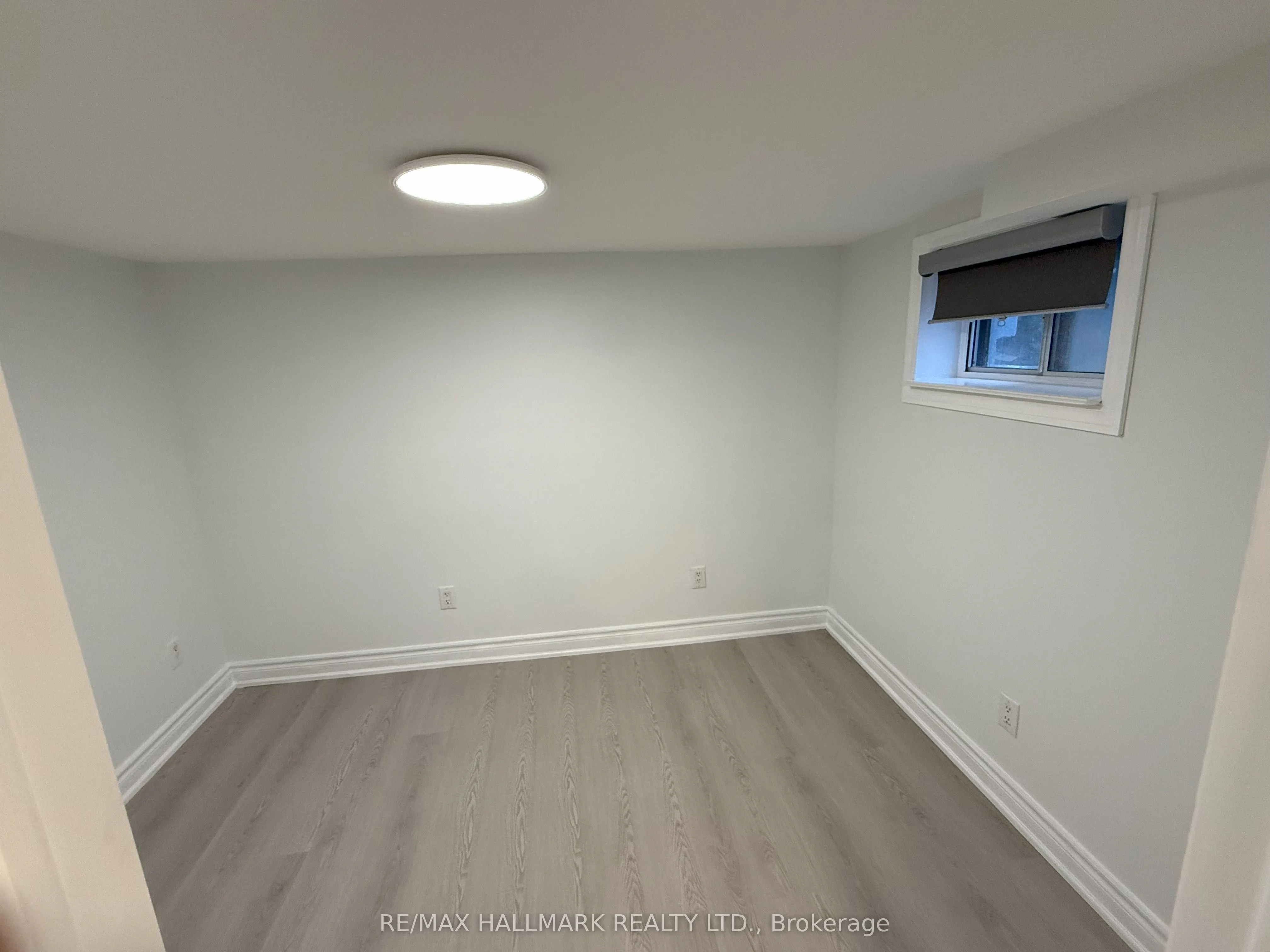 382 Burnhamthorpe Road, #Basement