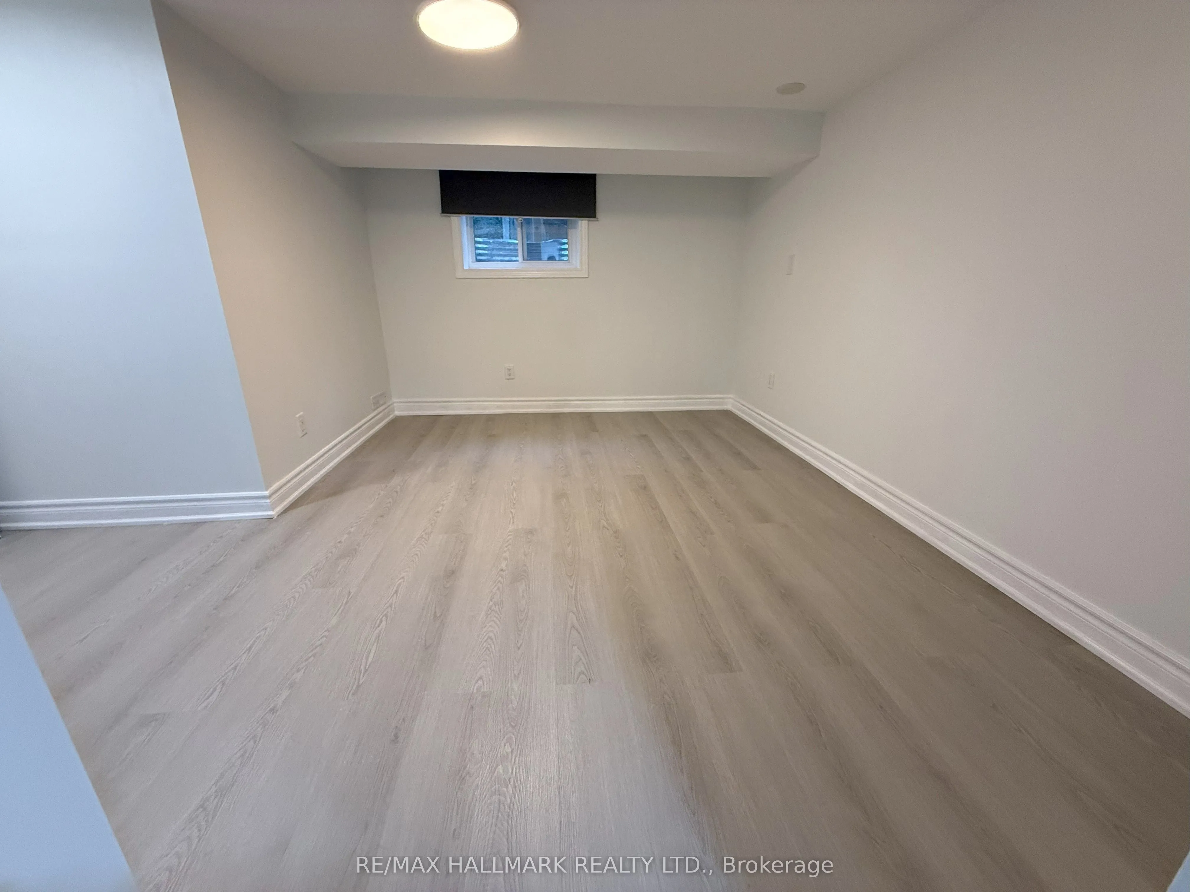 382 Burnhamthorpe Road, #Basement