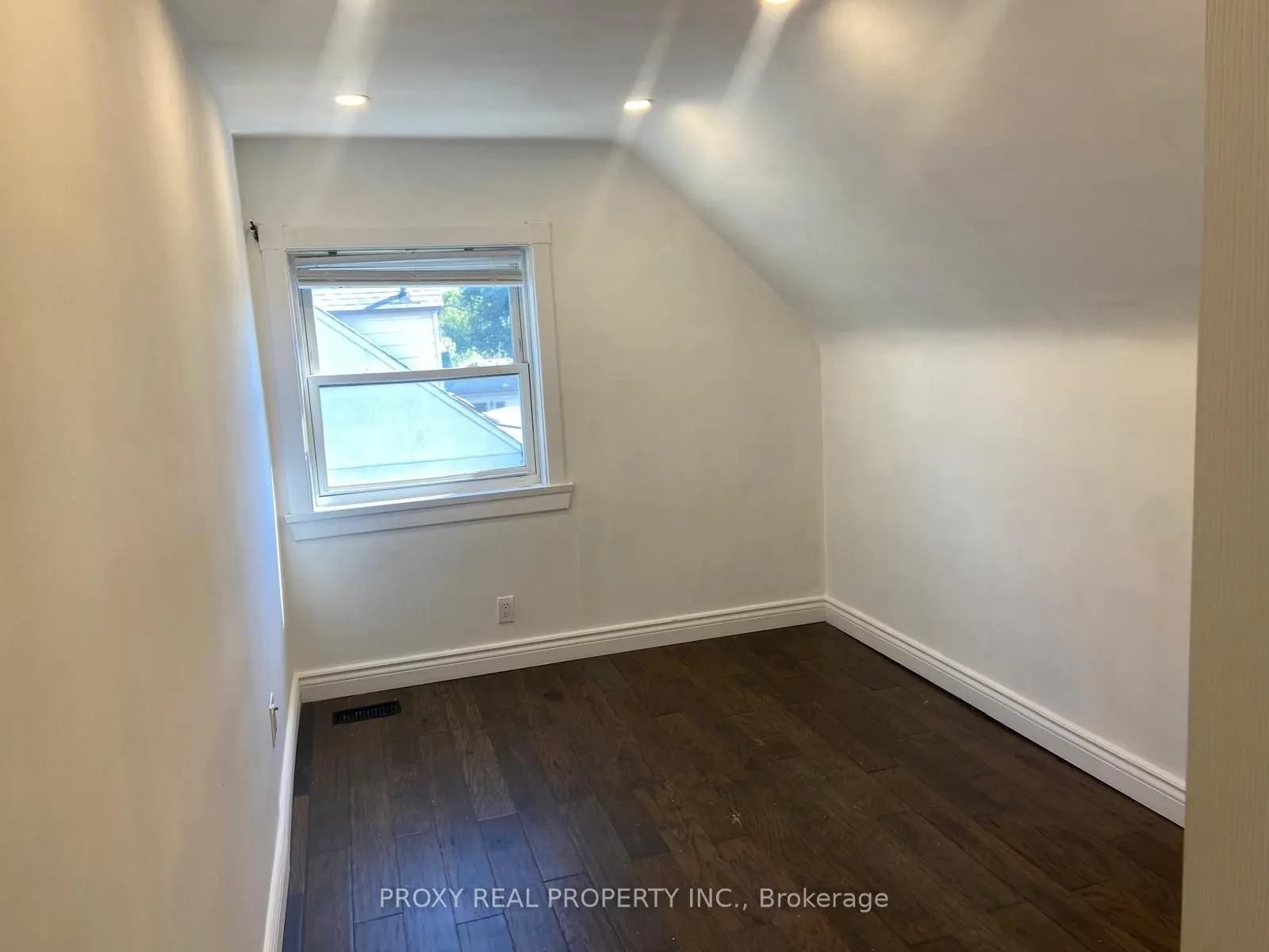 39 Winston Park Boulevard