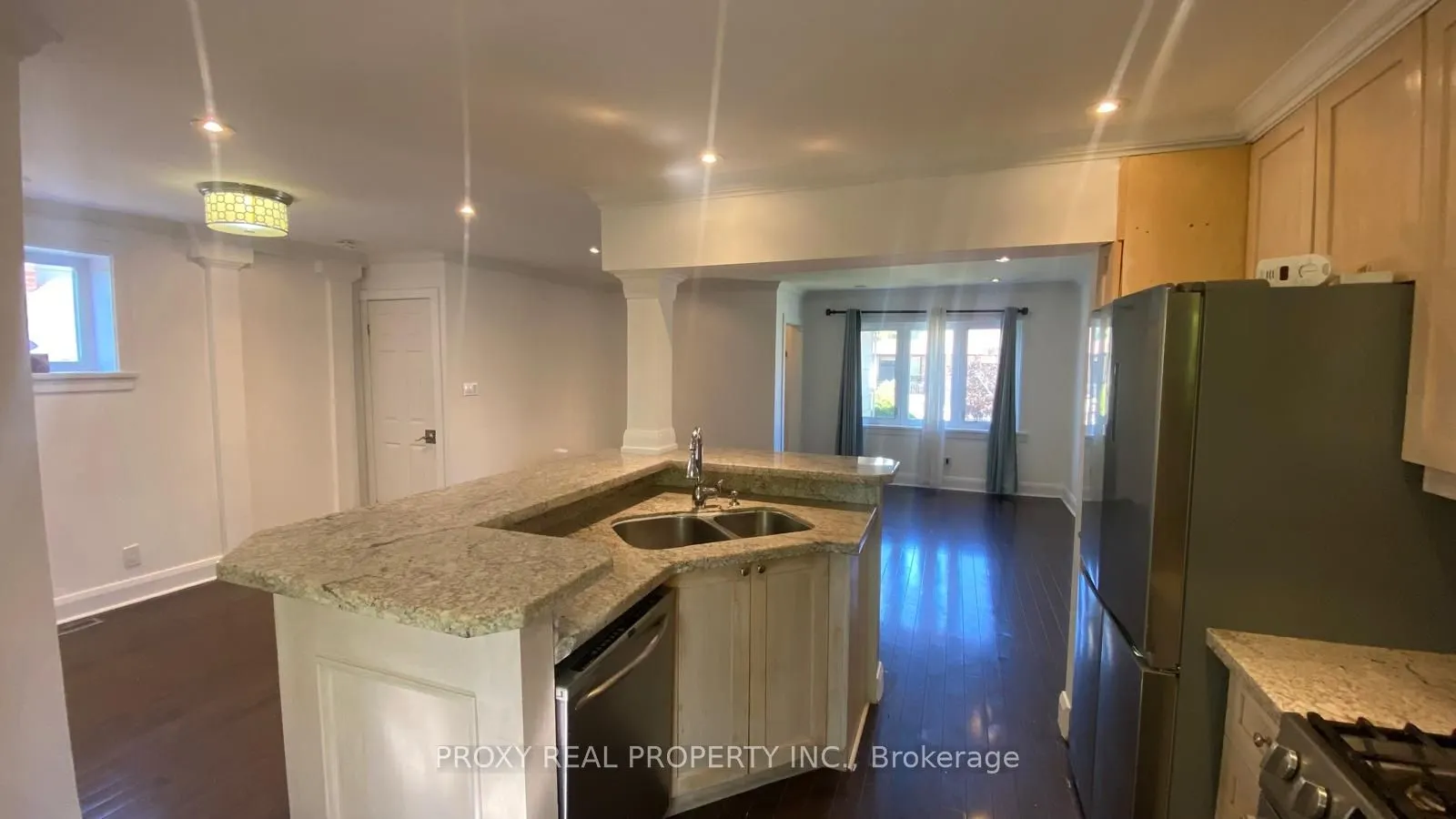 39 Winston Park Boulevard