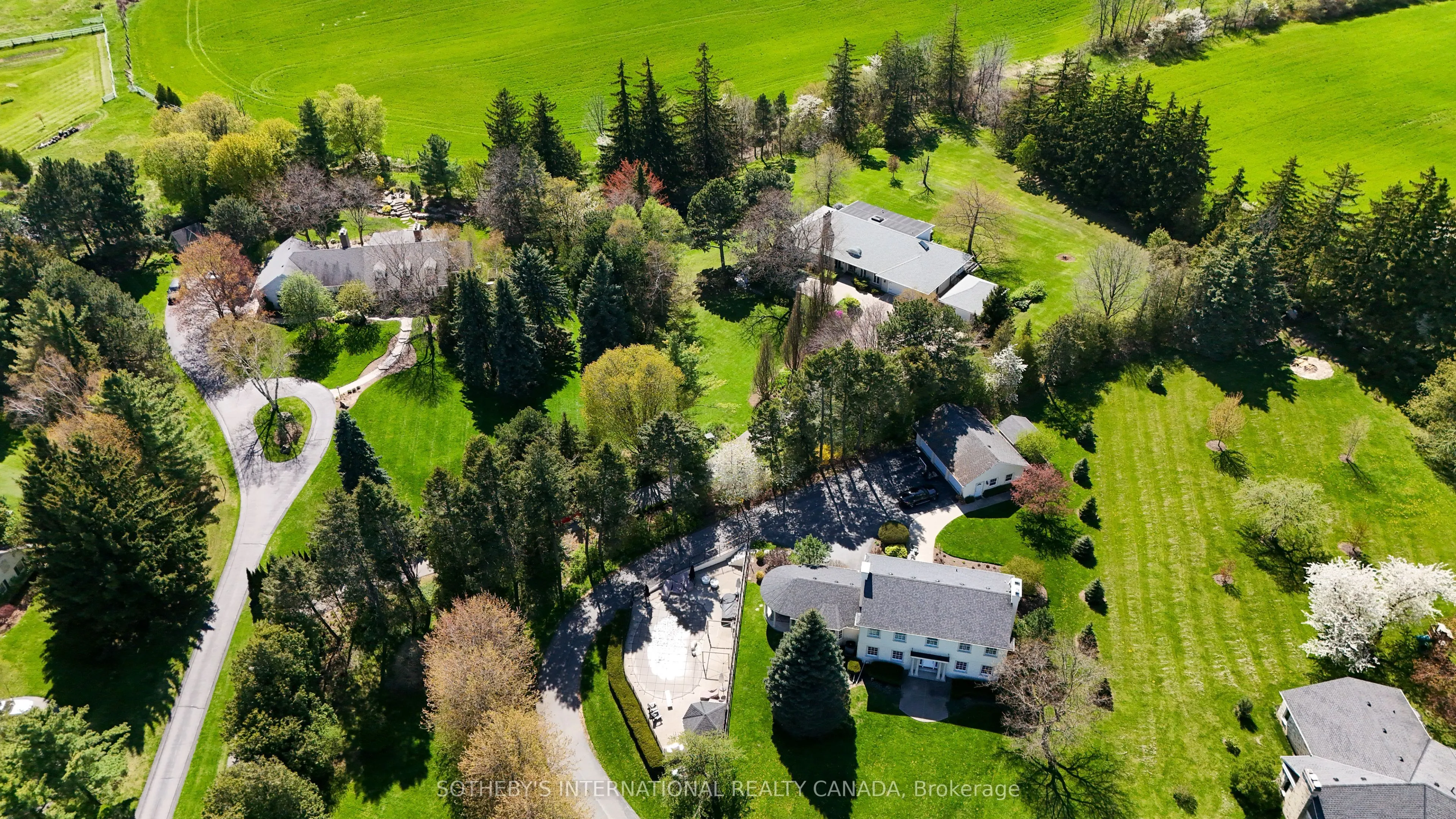 2501 1 Sideroad