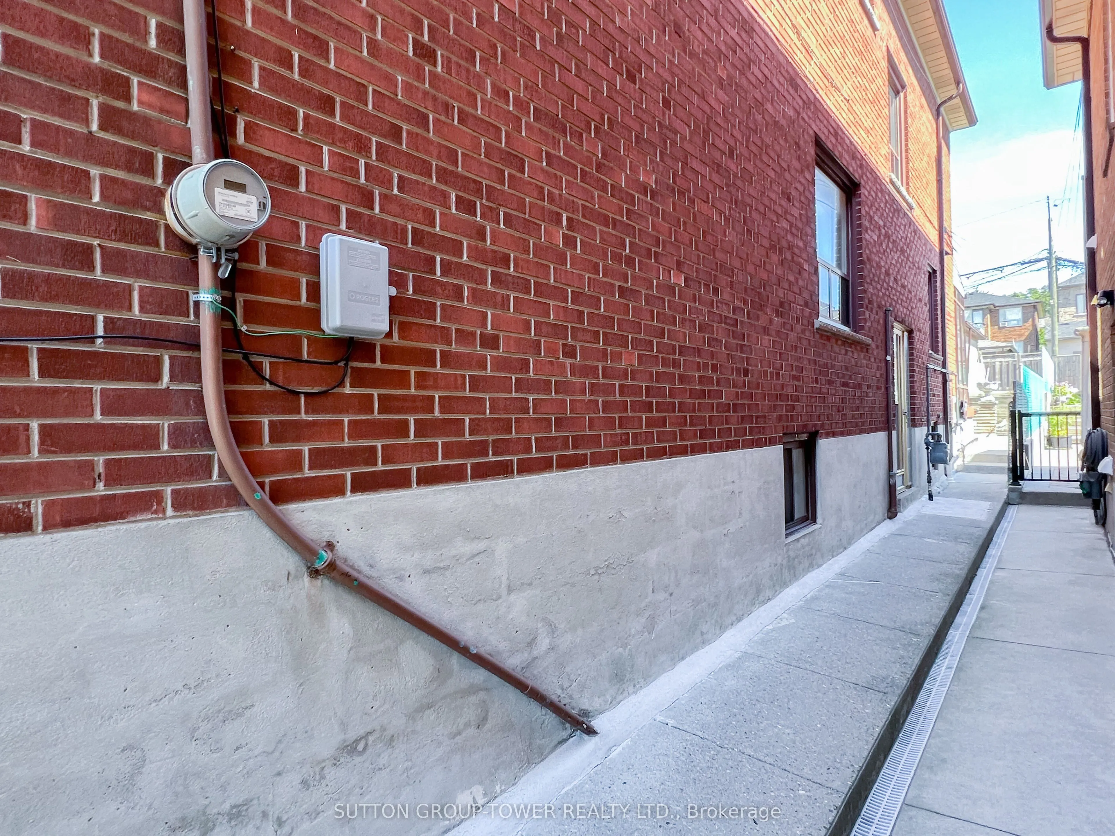 107 Caledonia Road