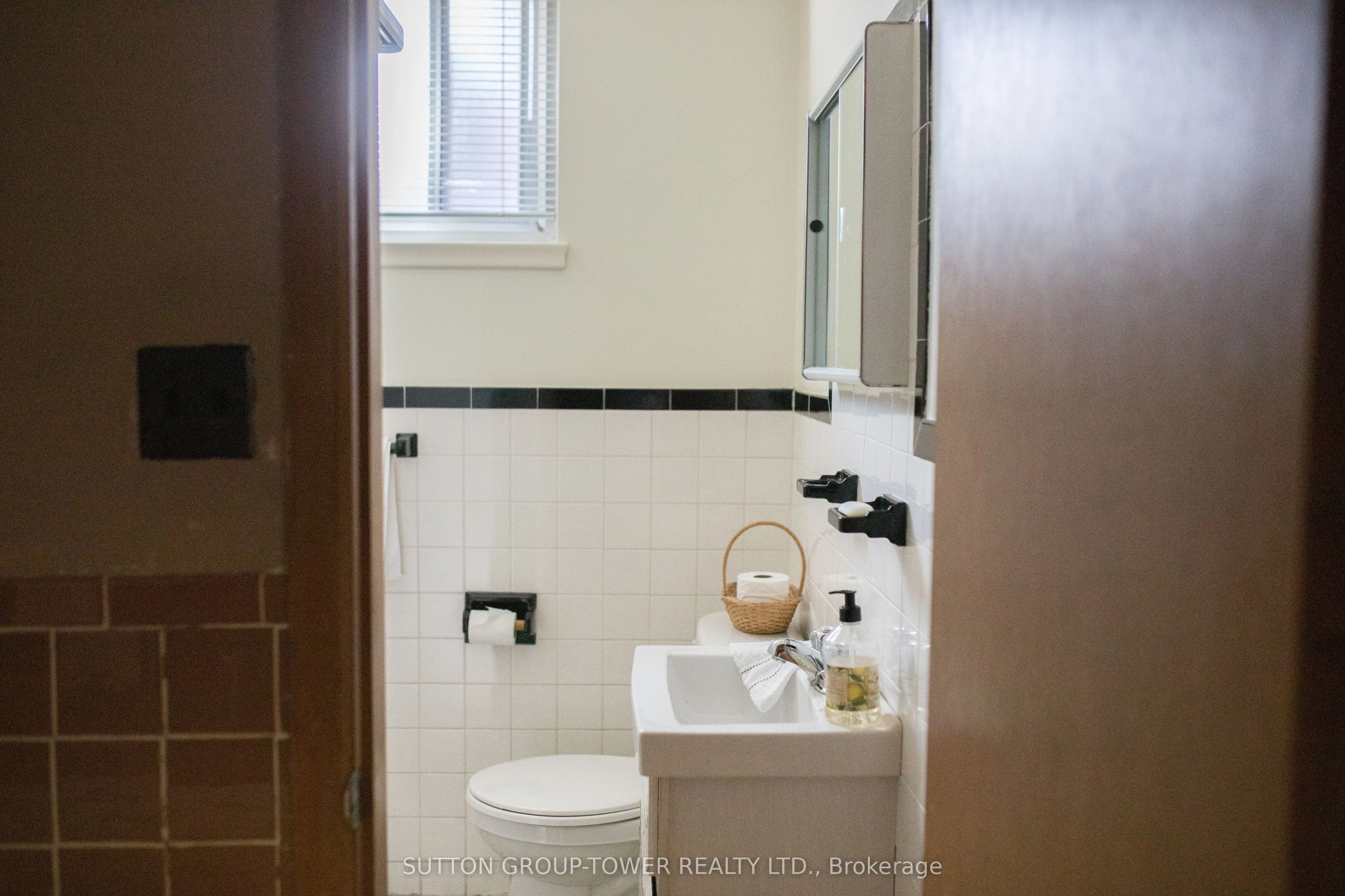 107 Caledonia Road