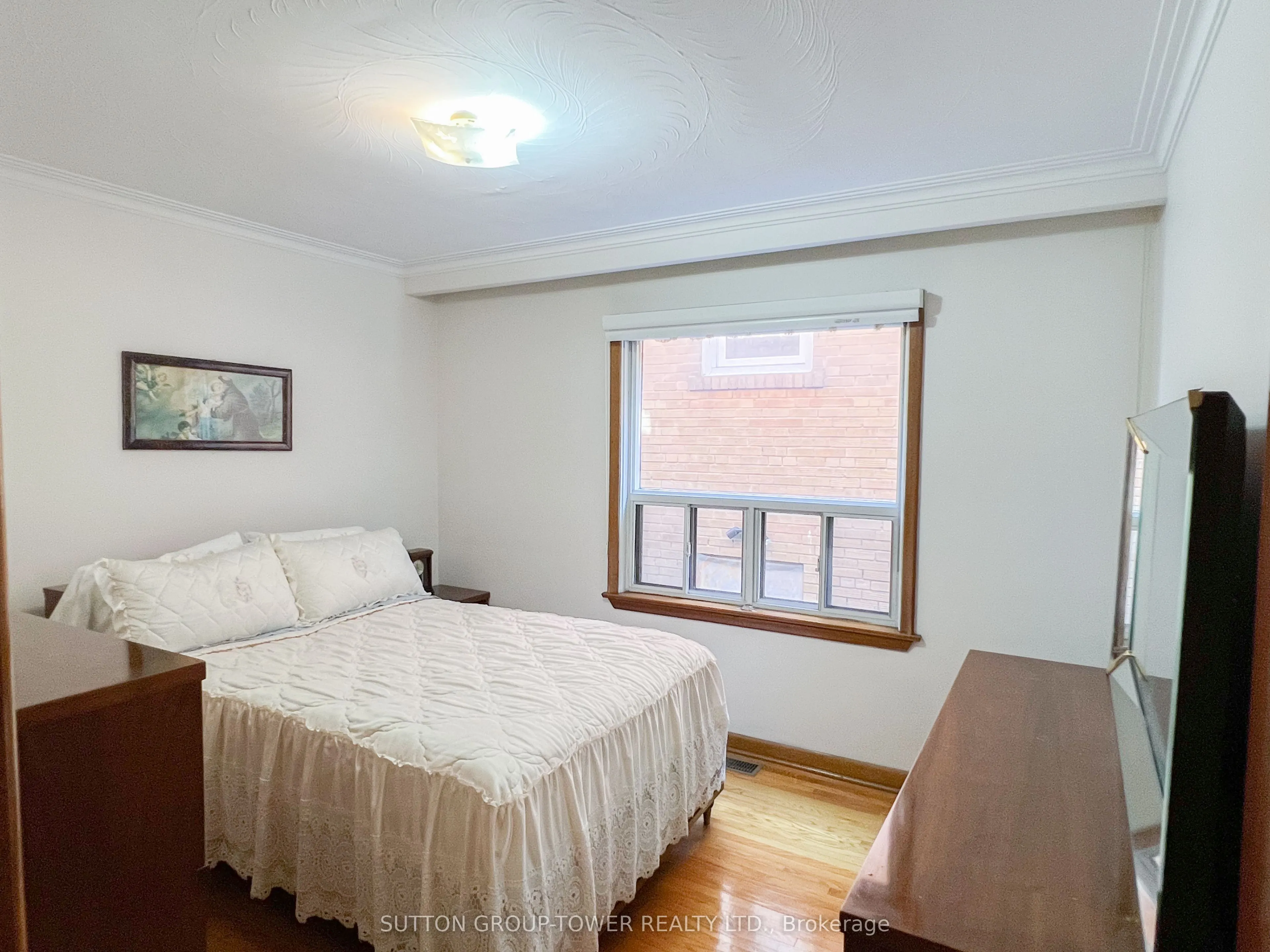 107 Caledonia Road