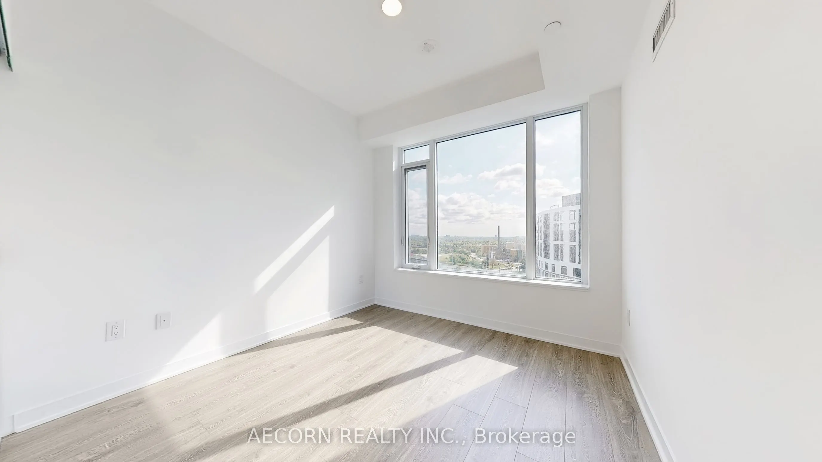 2495 Eglinton West Avenue, #912