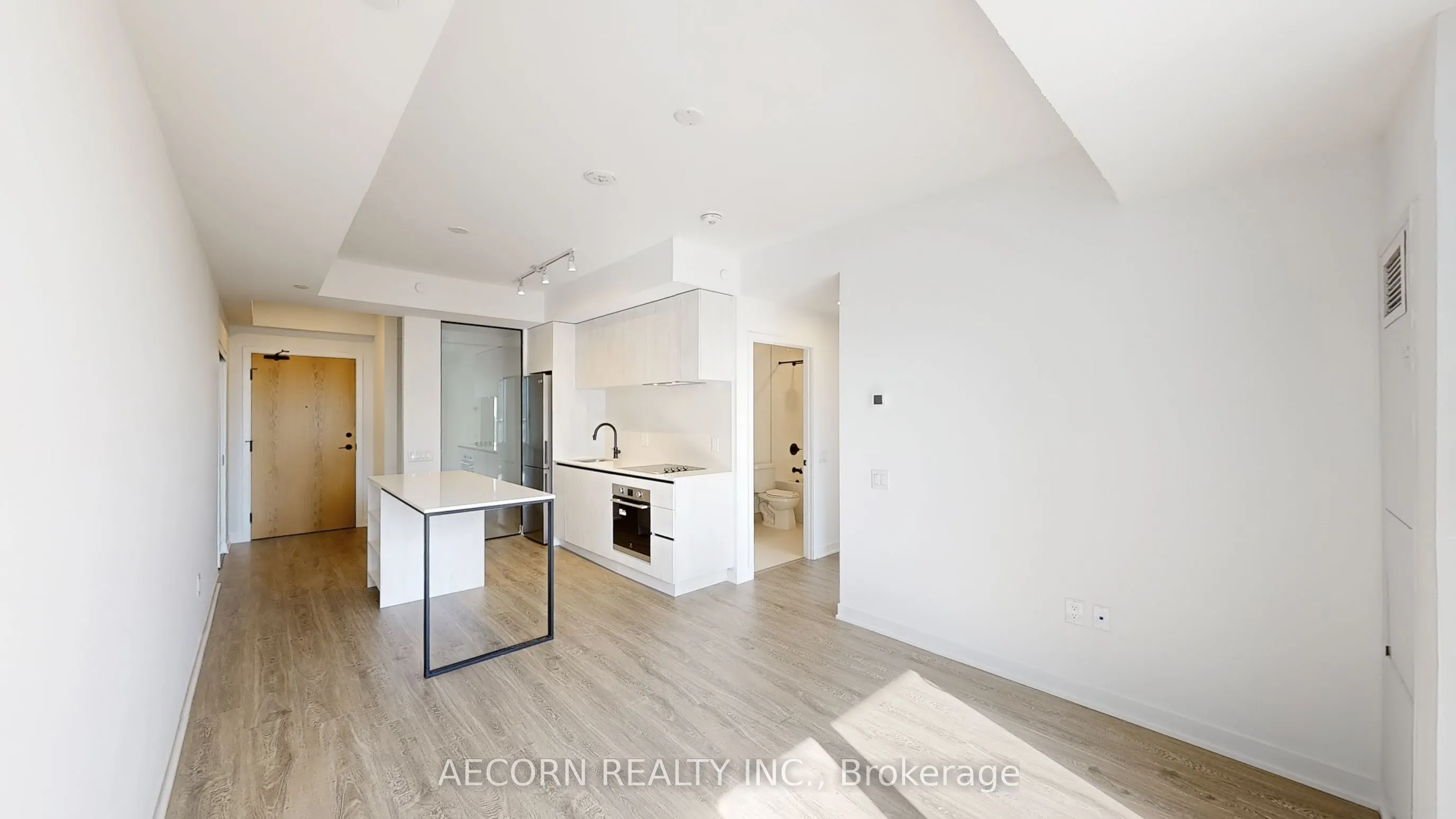 2495 Eglinton West Avenue, #912