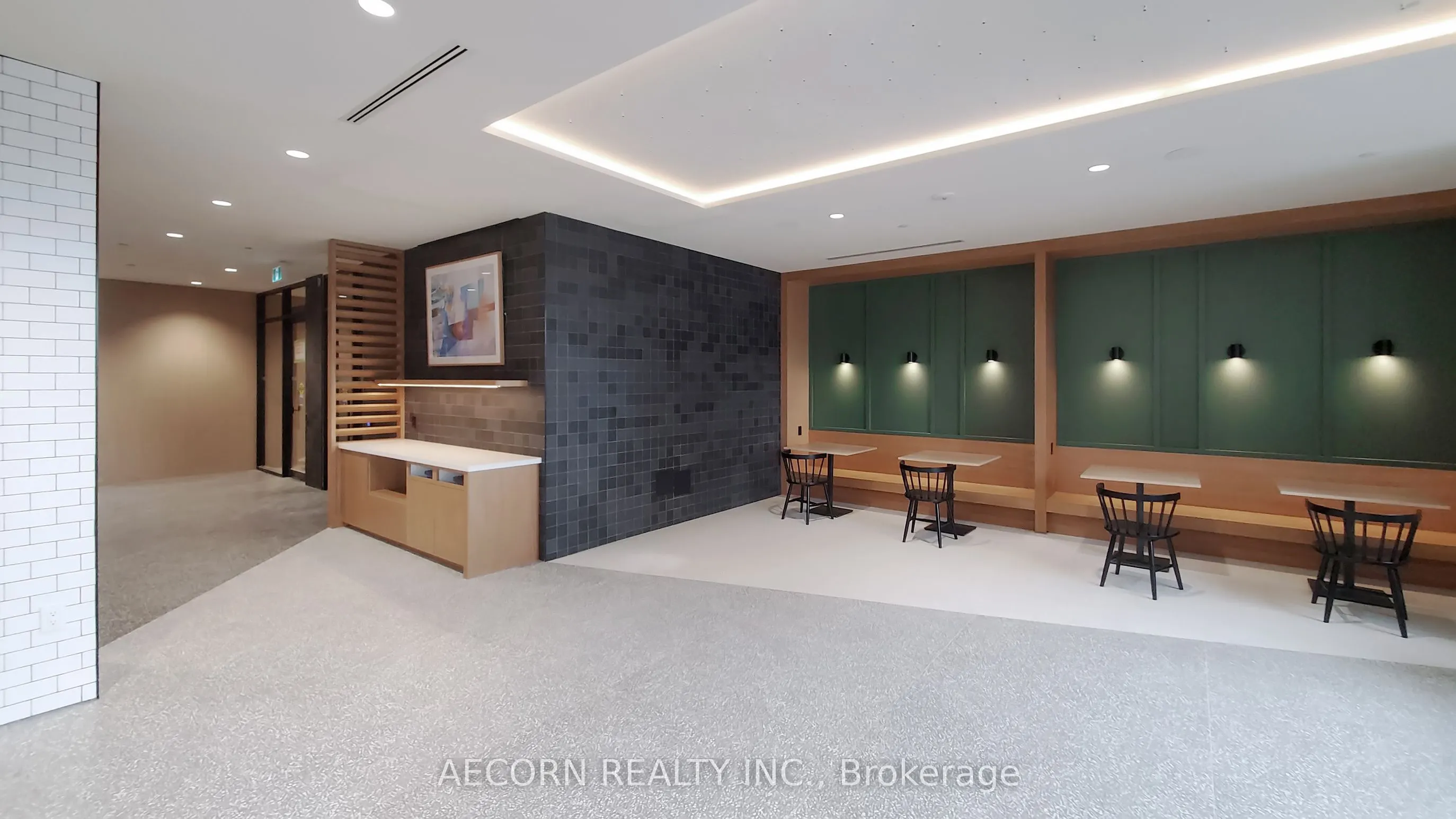 2495 Eglinton West Avenue, #912